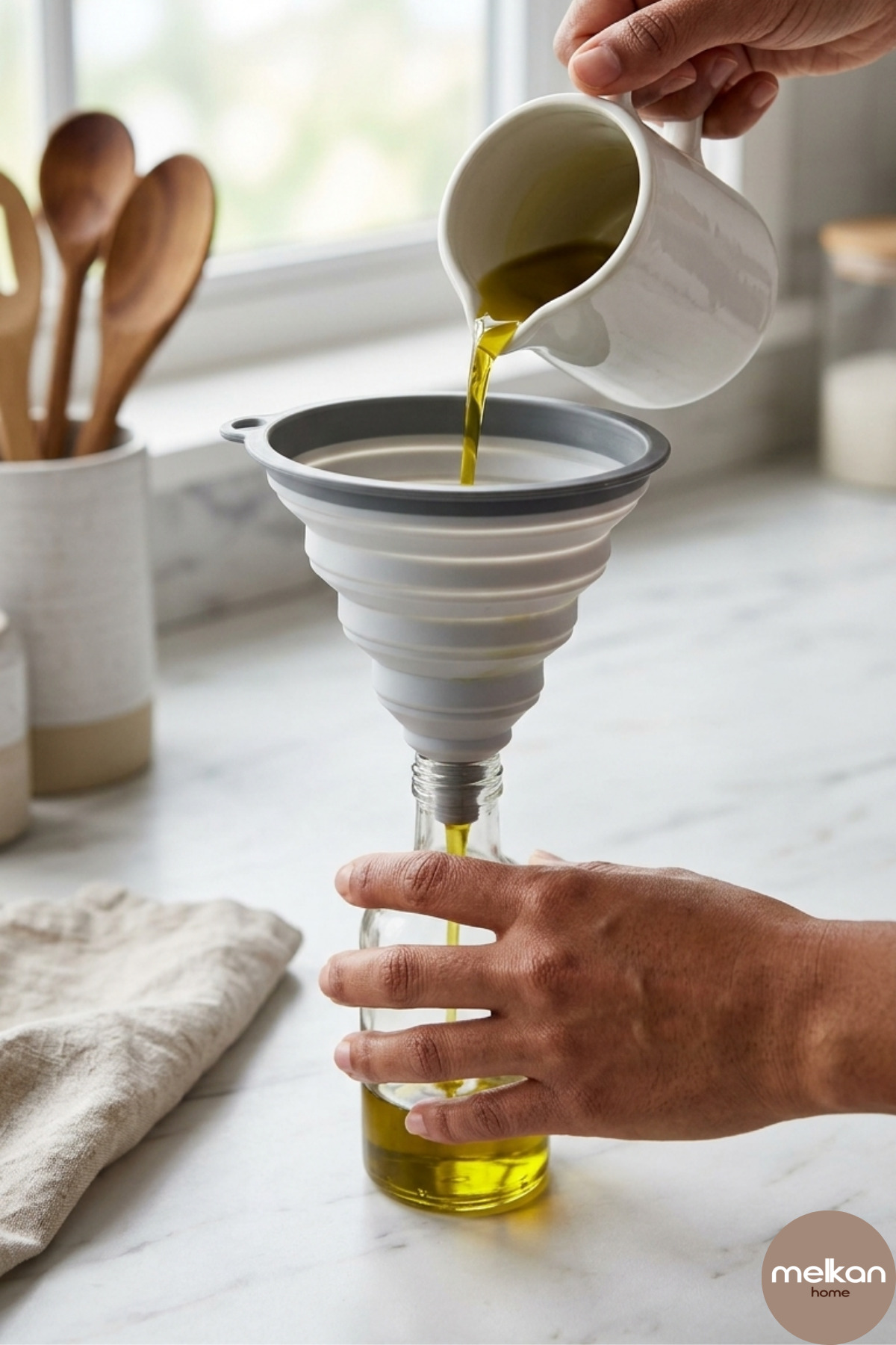 Collapsible Funnel Accordion Funnel, Non-Flooding Silicone, Easy Operation Silicone Funnel