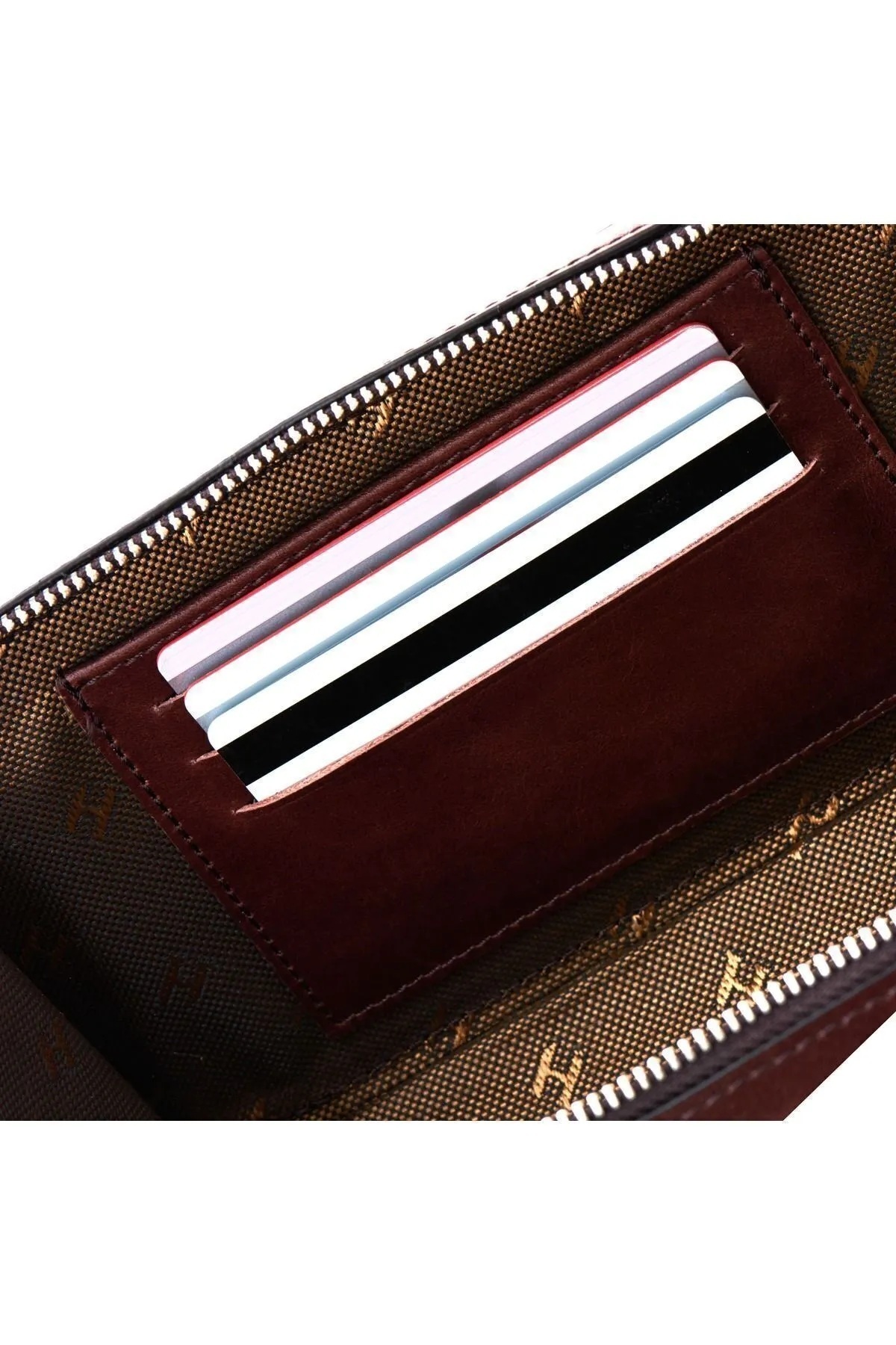 HELMBROOK Hakiki Deri El Çantası Bileklikli Ön Cepli RFID Korumalı Carlye Kahve görsel 5