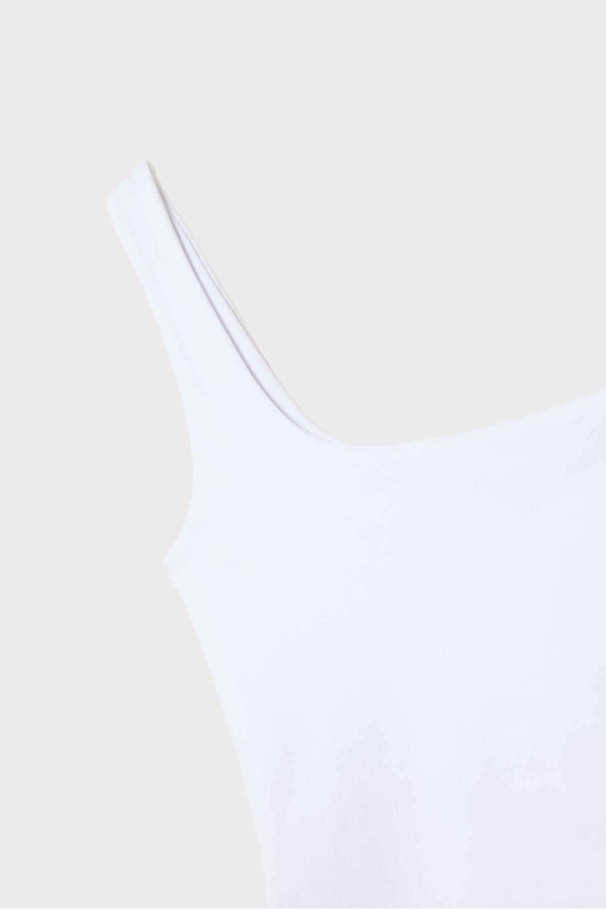 Stradivarius Kare yaka askılı tişört görsel 7