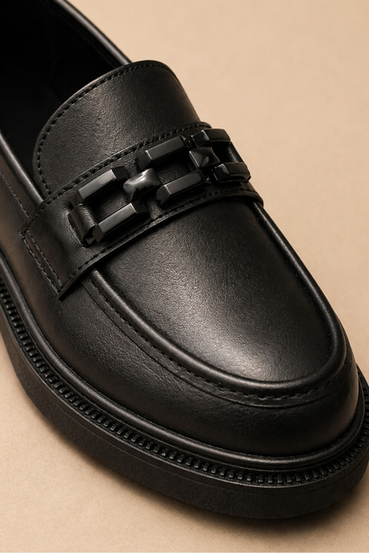 Bella Stride Günlük Kadın Loafer Klasik Kalın Tabanlı Kare Siyah Tokalı Oval Burunlu Ayakkabı görsel 6