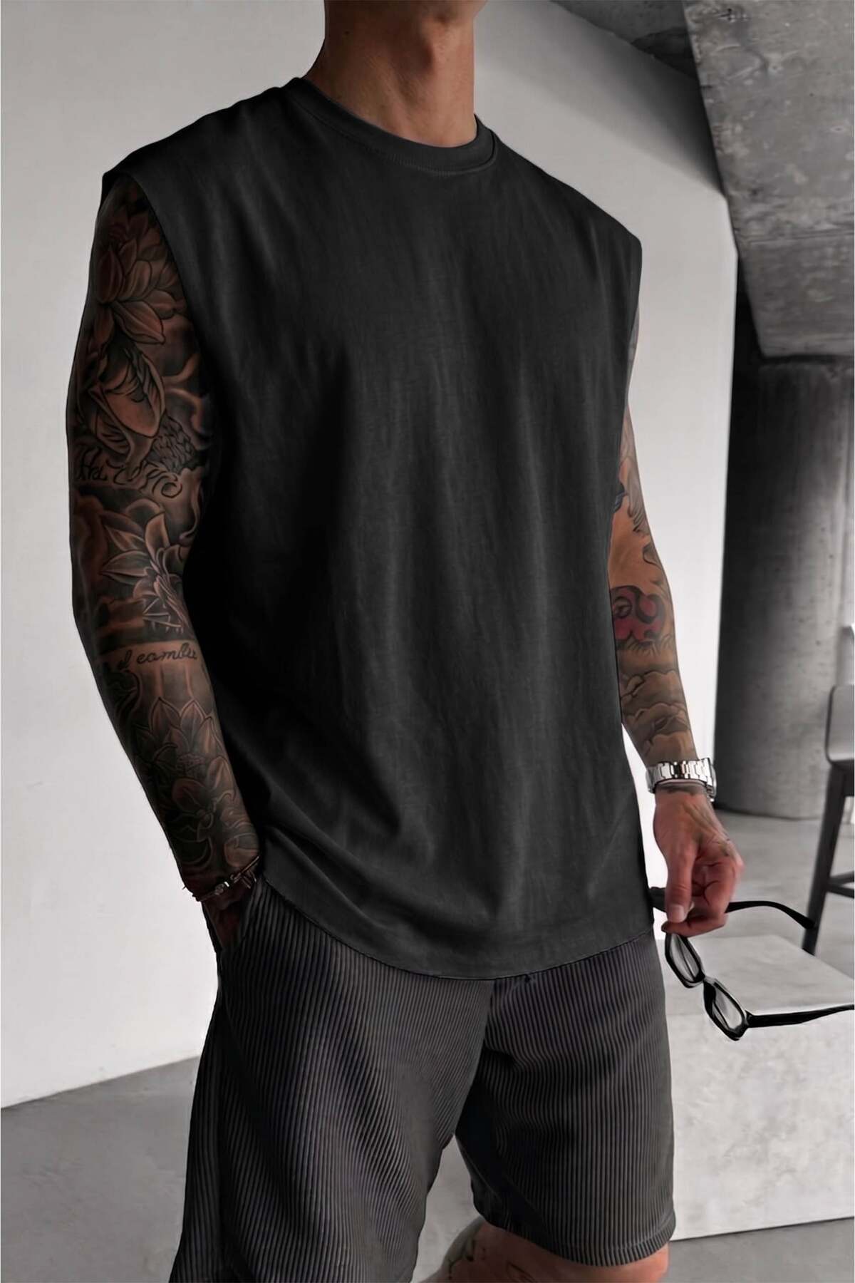 Men's Basketball Model Oversize Sleeveless T-Shirt Black