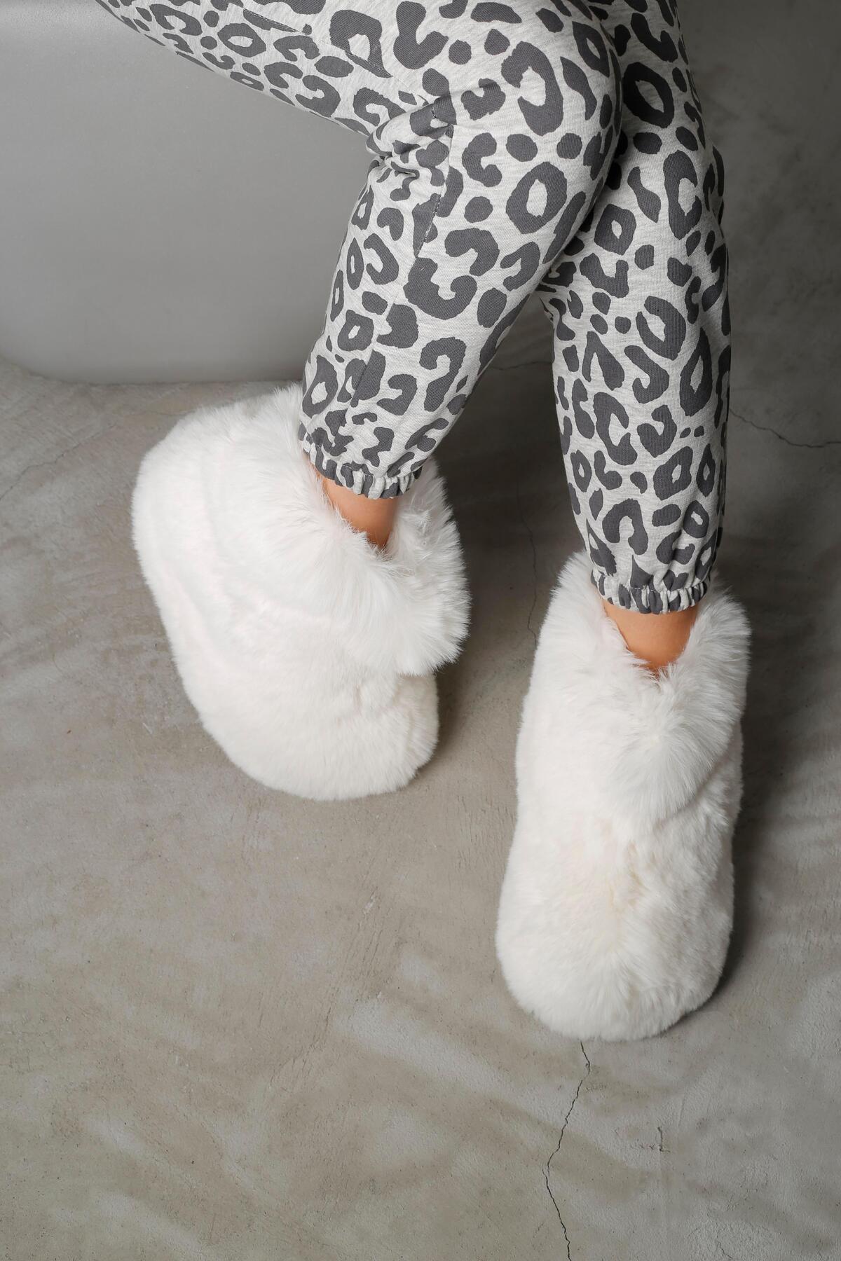 Beyond Kadın Beyaz Bumble İçi Kürklü Ultra Hafif Tüylü Panduf 4cm BYND03 görsel 3