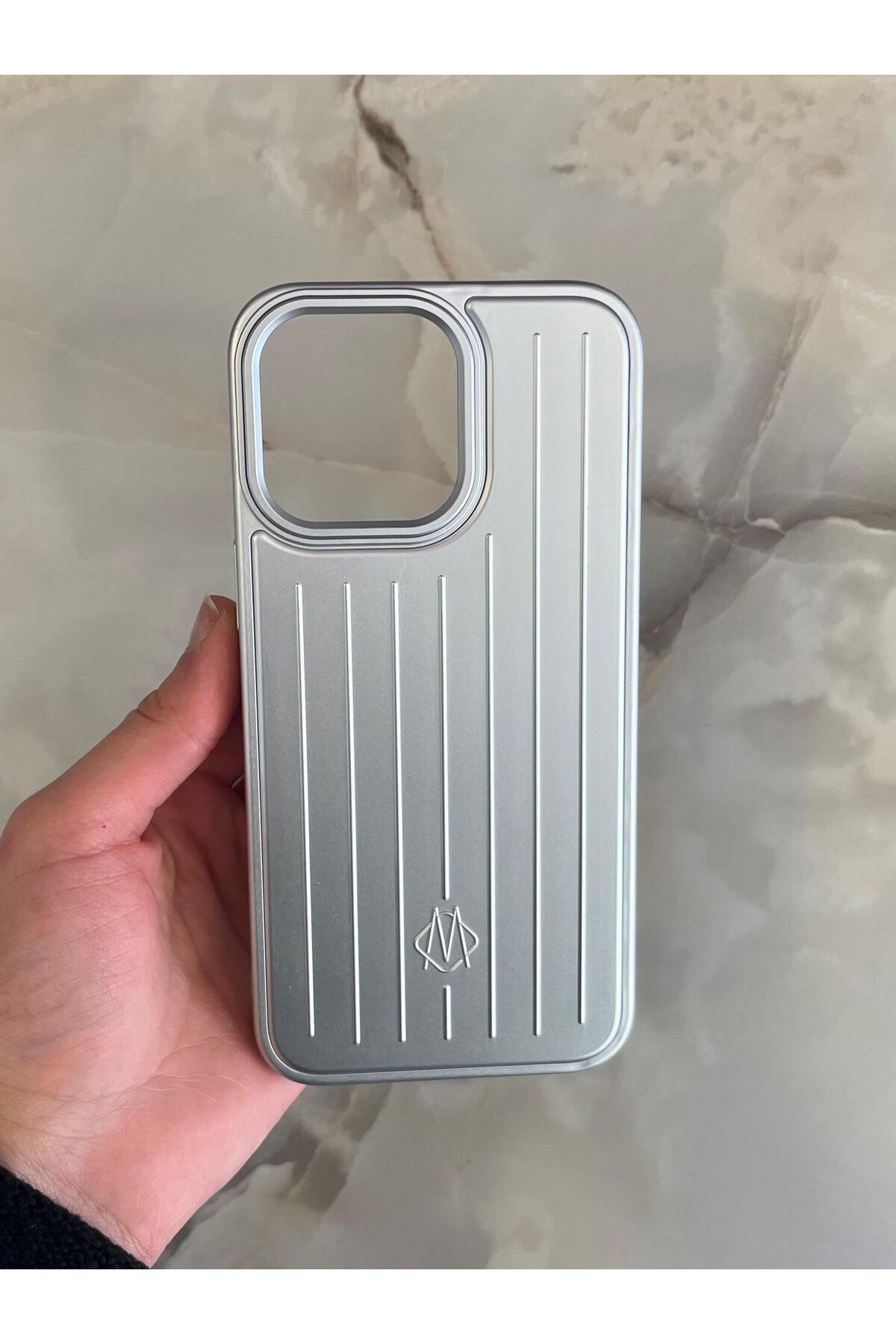 RIMOWA iPhone 14pro 用 アルミニウムケース ZB Aksesuarda Moda İPHONE 14 Pro Max Uyumlu Rimowa Çizgili Bavul