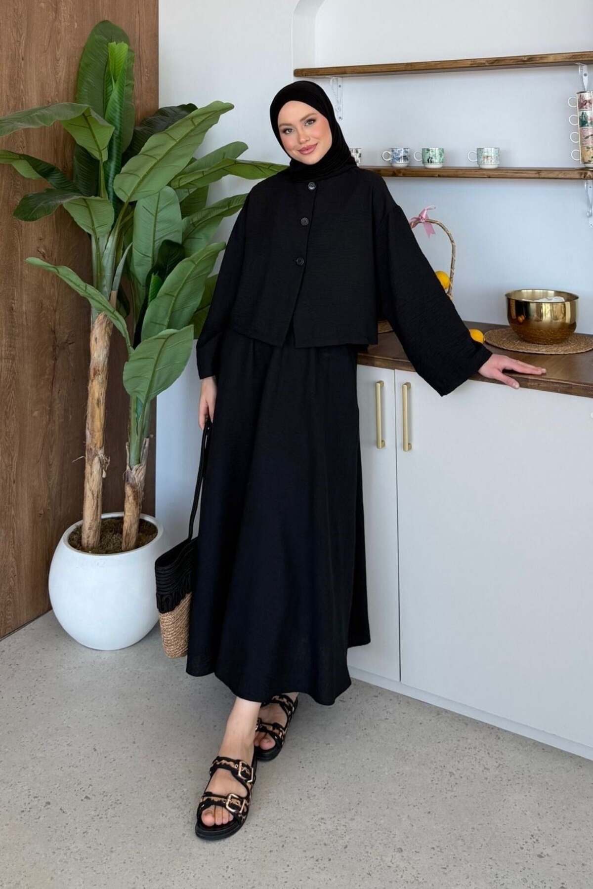 Hare Skirt Linen Set Black