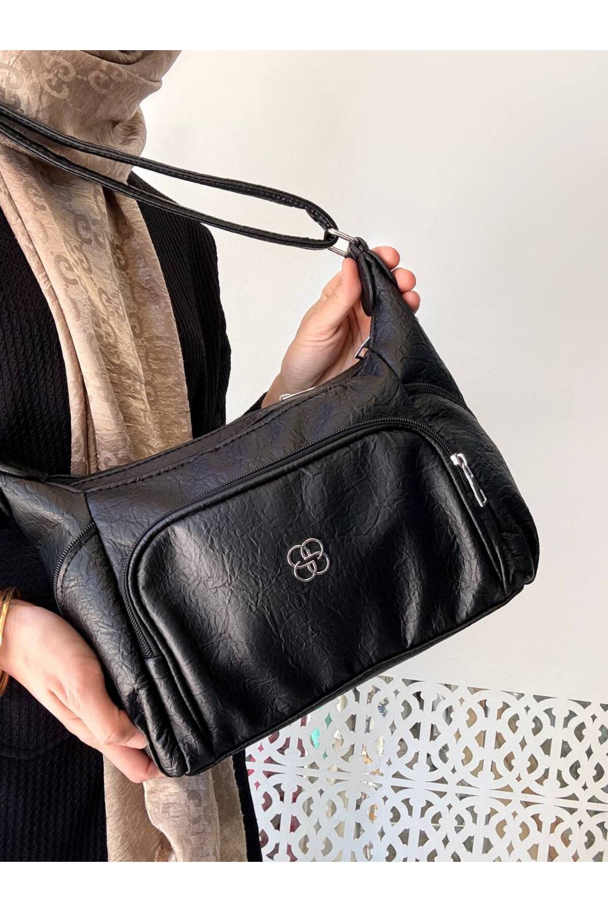 H&D COLLECTİON Siyah Yumuşak Deri Kadın Çok Gözlü Postacı Çantası görsel 8