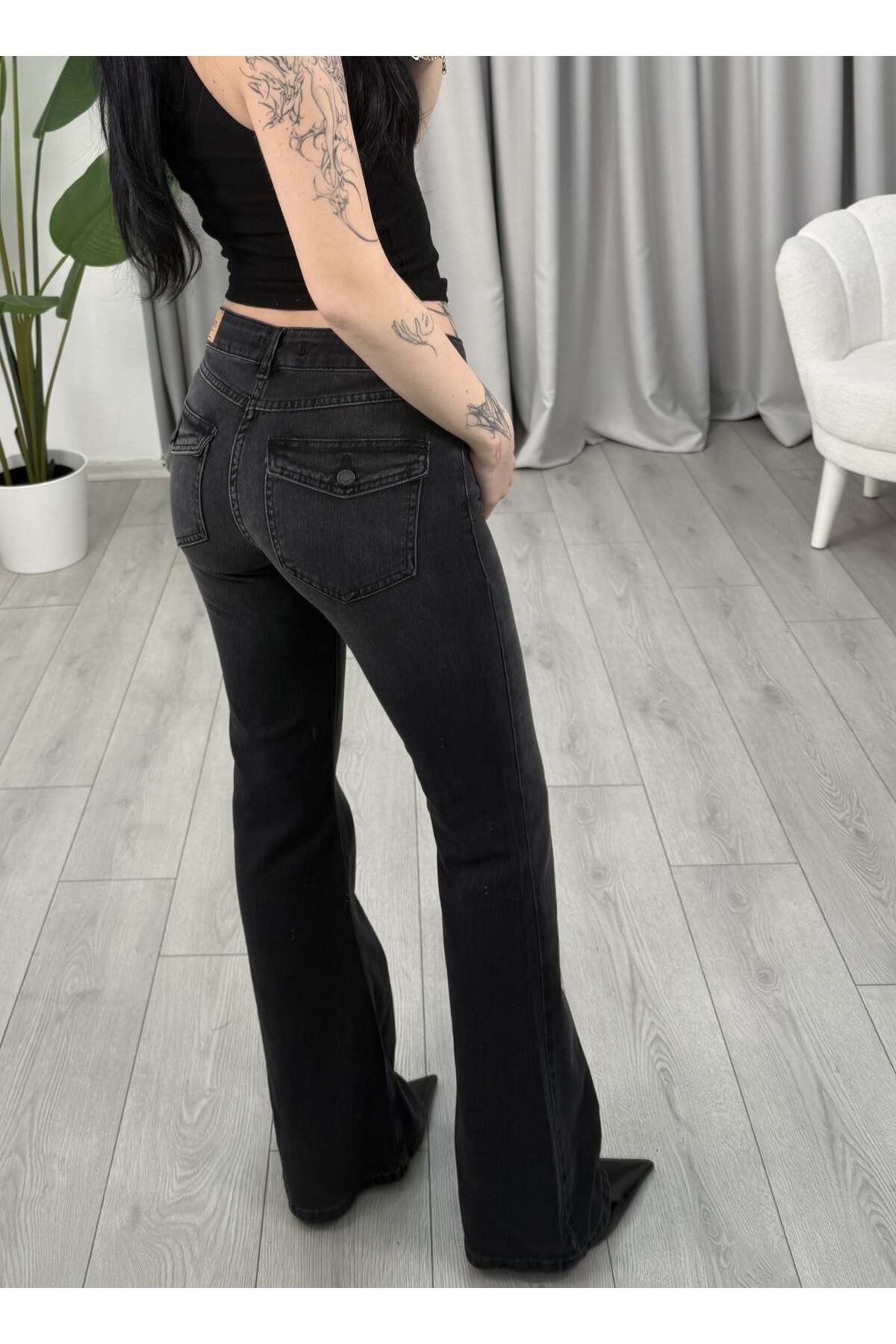 anonim Thalia Jean Siyah görsel 2