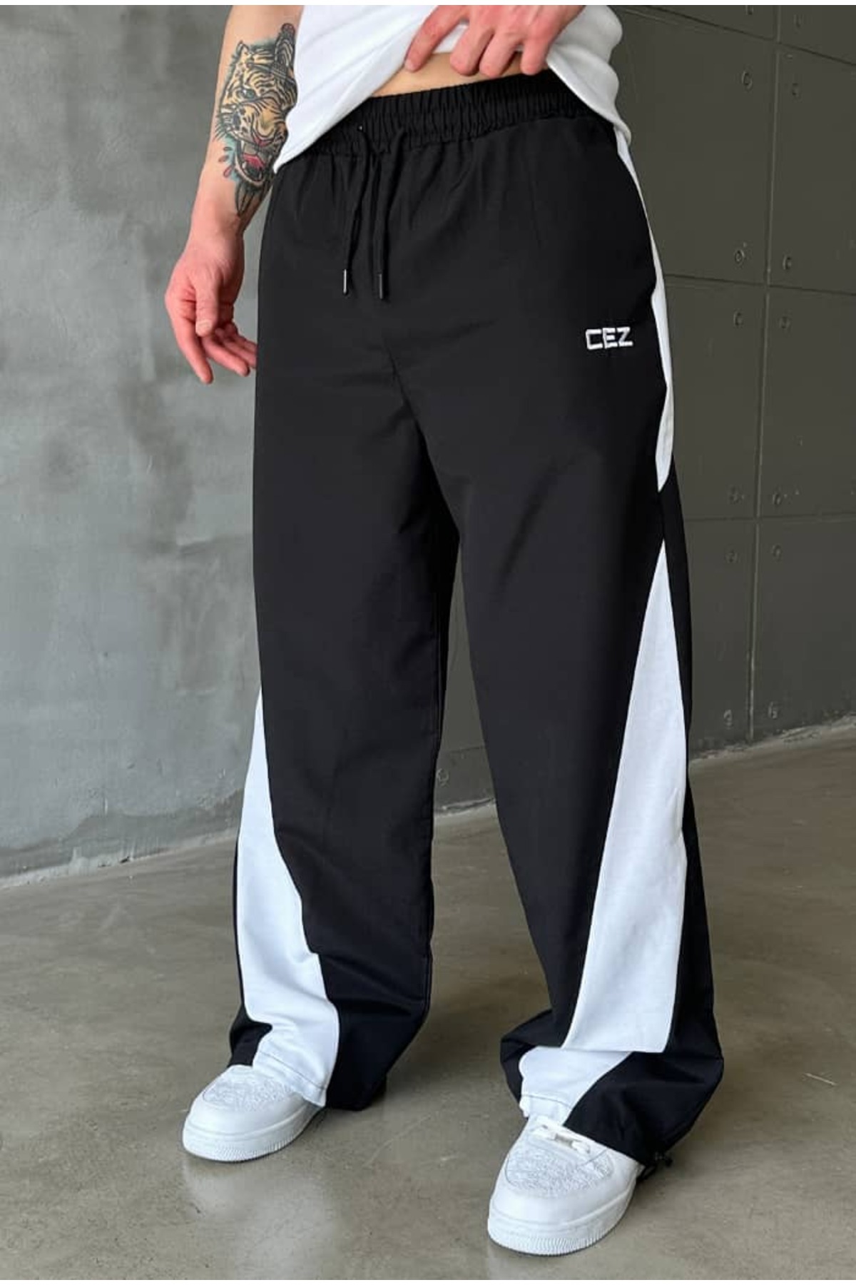cezstudio Cez Nakış Detaylı Extra Baggy Stoper Paraşüt Eşofman Altı