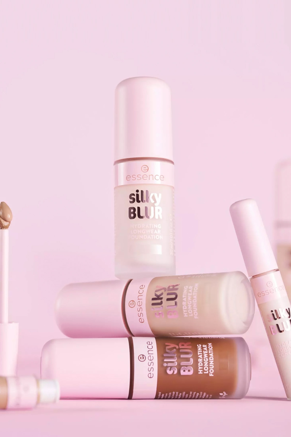 Silky BLUR HYDRATING LONGWEAR FOUNDATION 115 — رنگارنگ 648432 — تصویر 6 از 8