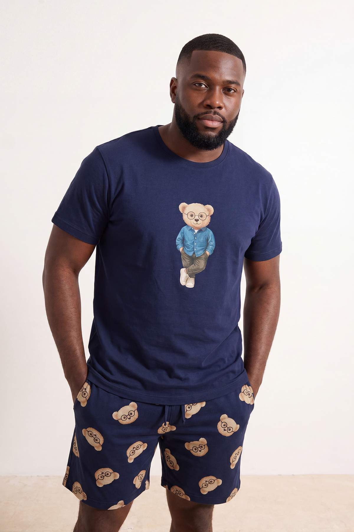 Trendyolmilla Man Lacivert Regular Ayıcık Baskılı T-shirt - Şort Örme Pijama Takımı TMNSS26PT00010