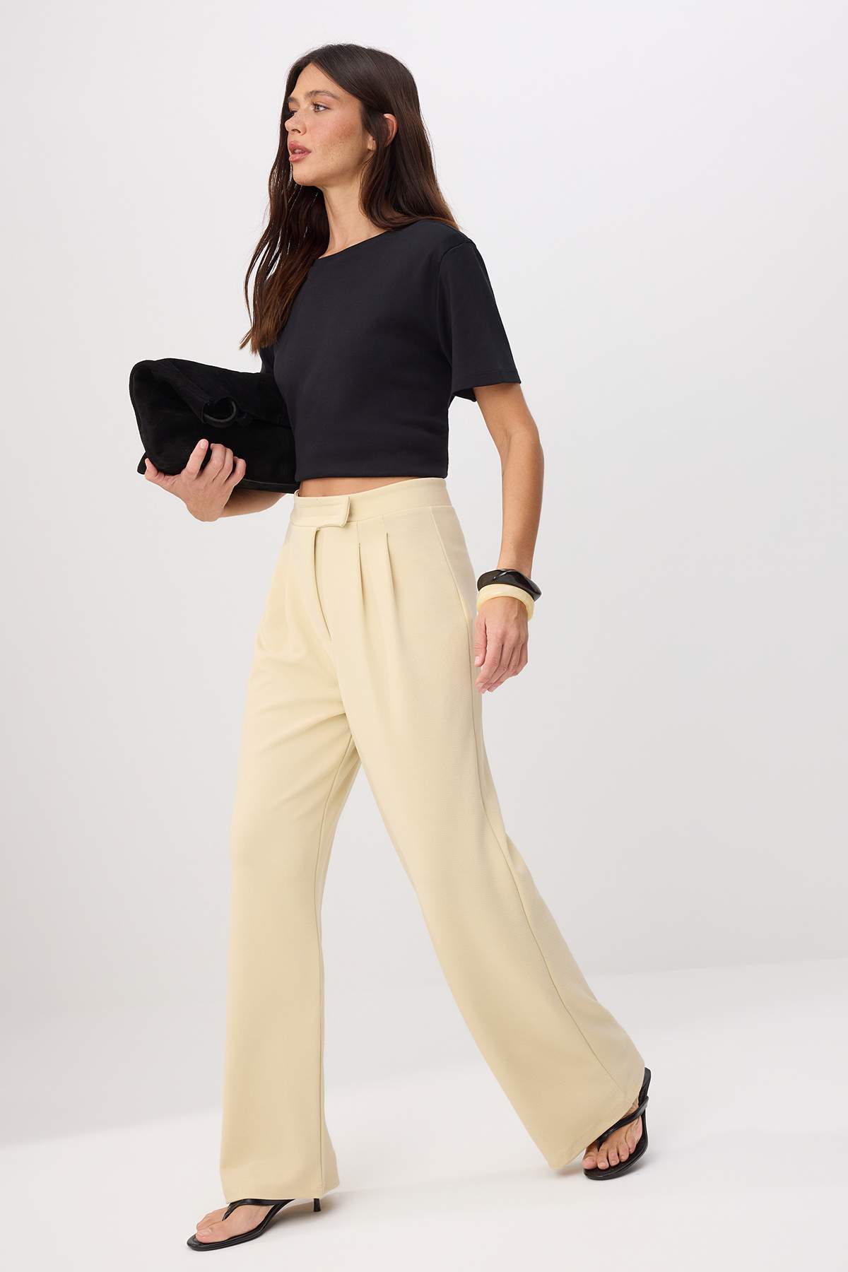 Trendyolmilla Taş Cırt Cırt Kapamalı Yüksek Bel Pileli Wide Leg Pantolon TWOAW24PL00177
