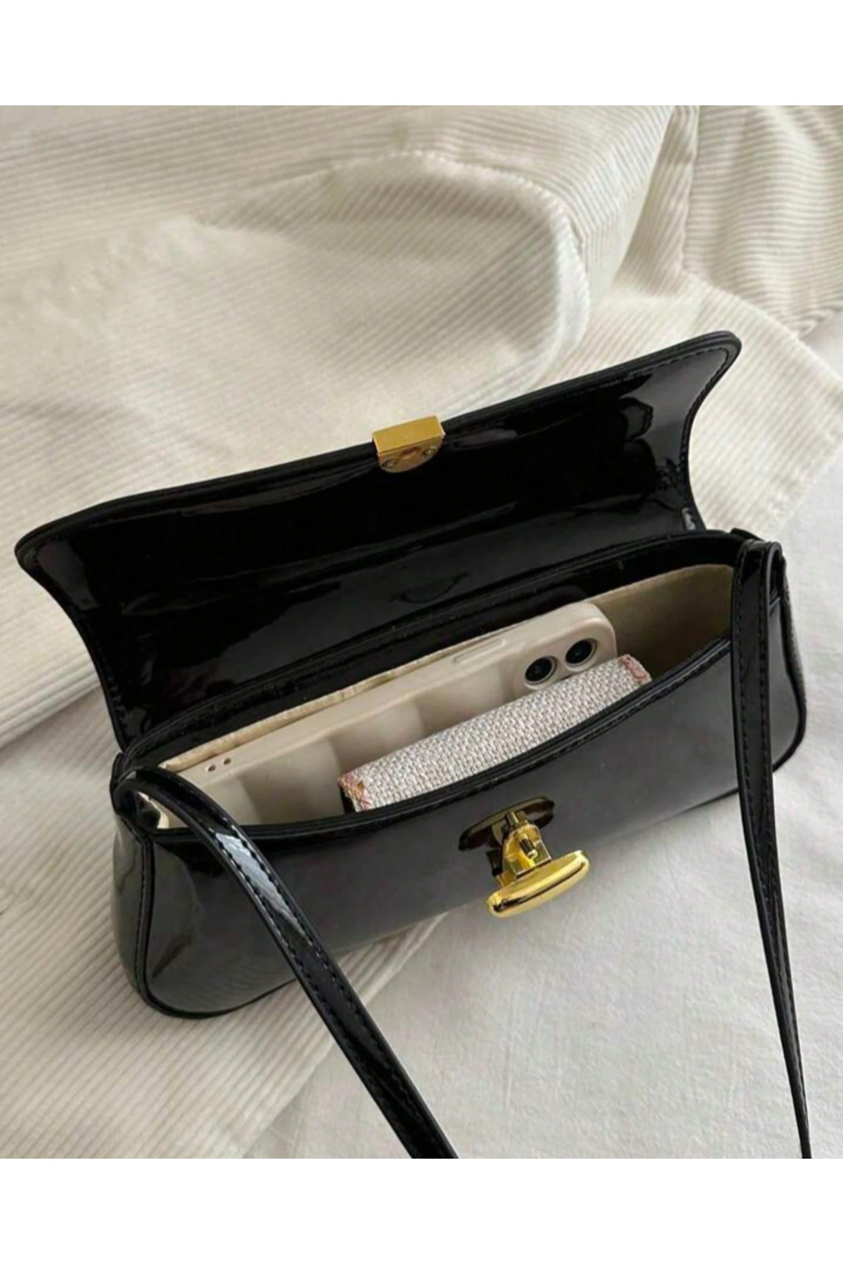 Liva Rugan Kadın Vintage Gold Tokalı Retro Model El ve Omuz Çantası