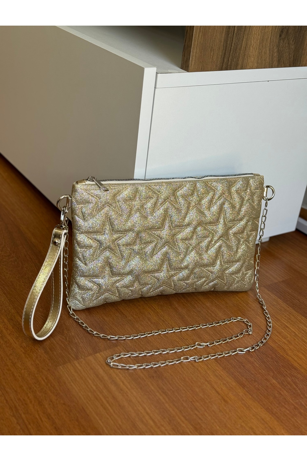 Bagnest Yıldız Nakışlı Zincir Askılı Simli Deri Portföy & Clutch Çanta