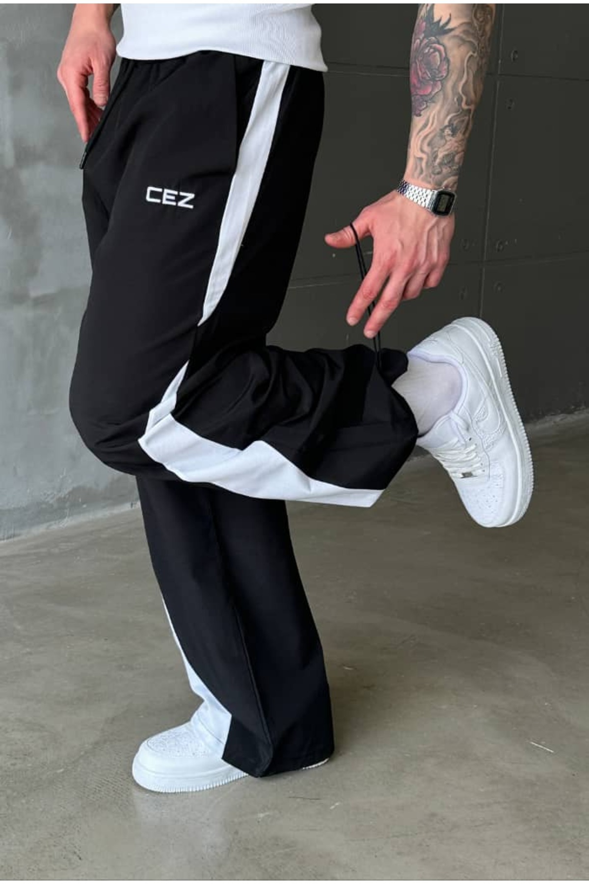 cezstudio Cez Nakış Detaylı Extra Baggy Stoper Paraşüt Eşofman Altı görsel 3