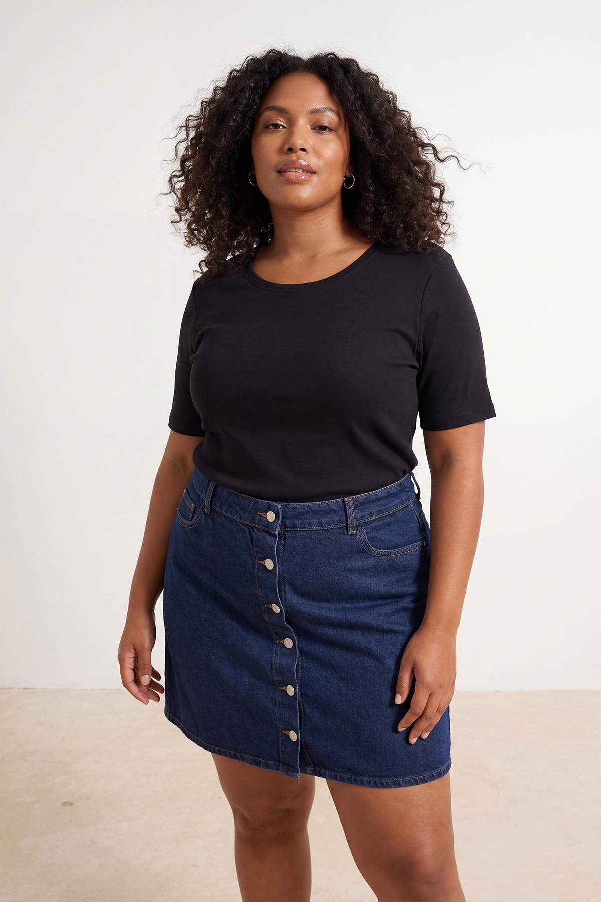 Trendyolmilla Curve Siyah Bisiklet Yaka Basic Kaşkorse Örme Büyük Beden Bluz TBBSS26AF00131