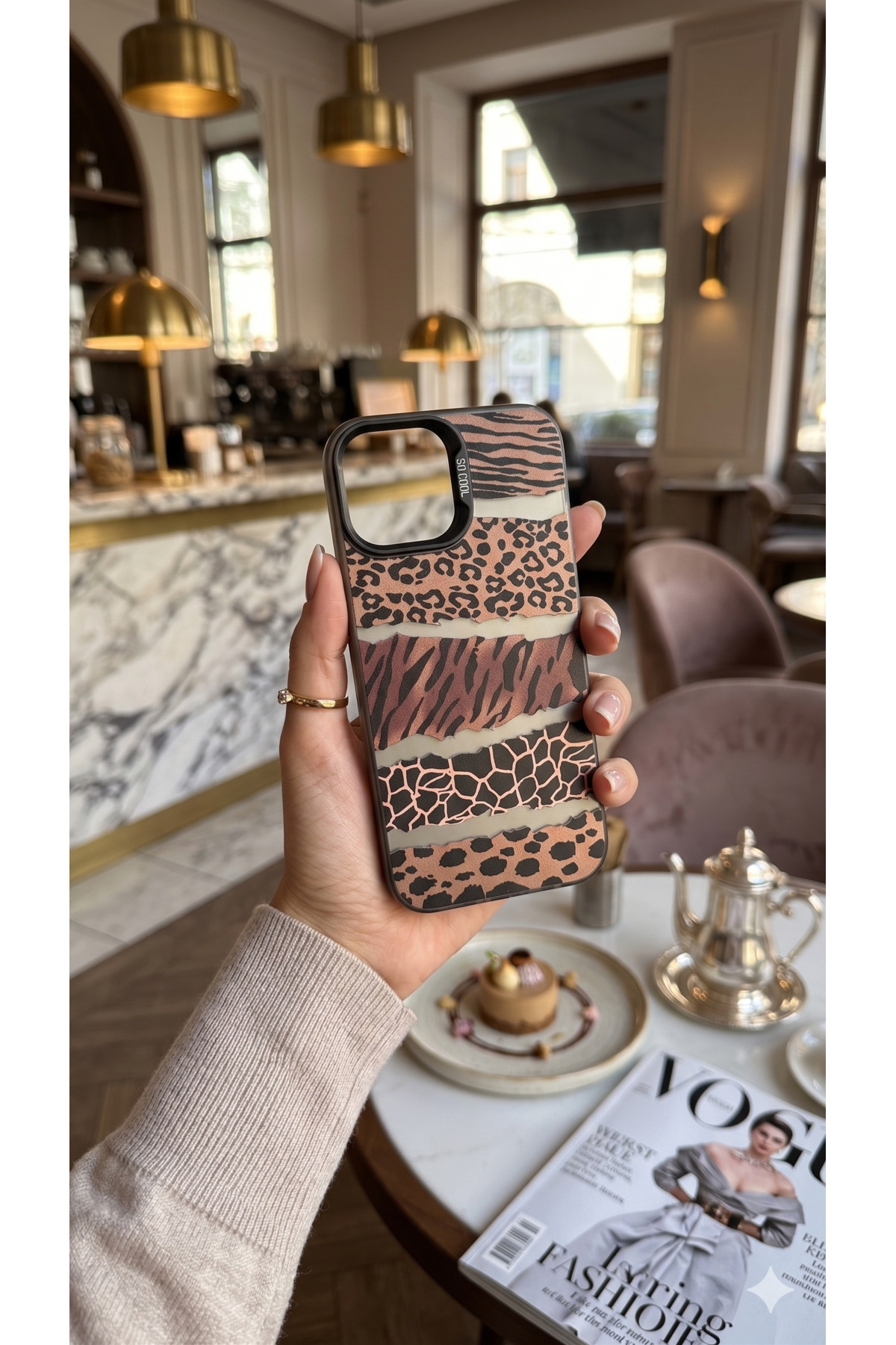 iPhone 15 Uyumlu Kılıf Leopar Desenli Kahverengi Çizgili Metalik Tuşlu Kamera Kenar Çıkıntılı Kapak