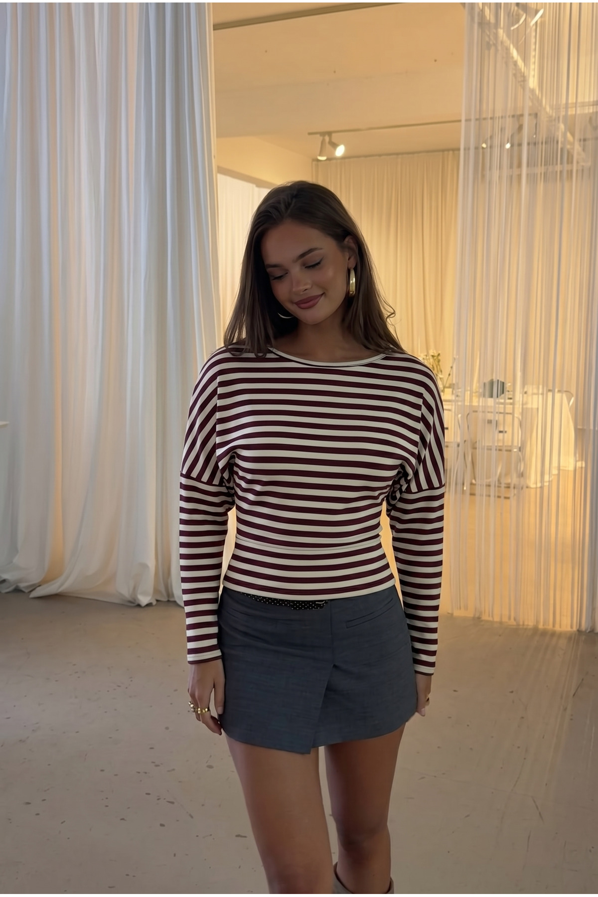 Nuzrk Kadın Esnek Kumaşlı Belden Vücuda Oturan Uzun Kollu Yarasa Model Detaylı Çizgili Bluz T-Shirt görsel 3