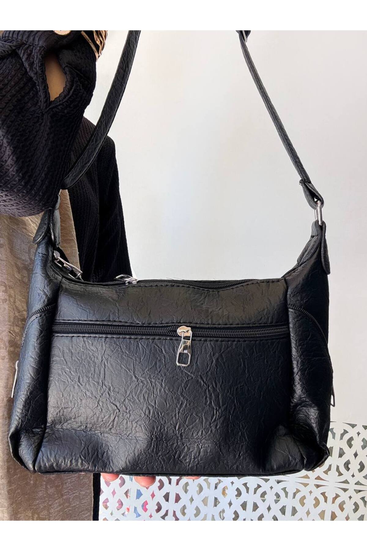 H&D COLLECTİON Siyah Yumuşak Deri Kadın Çok Gözlü Postacı Çantası görsel 6