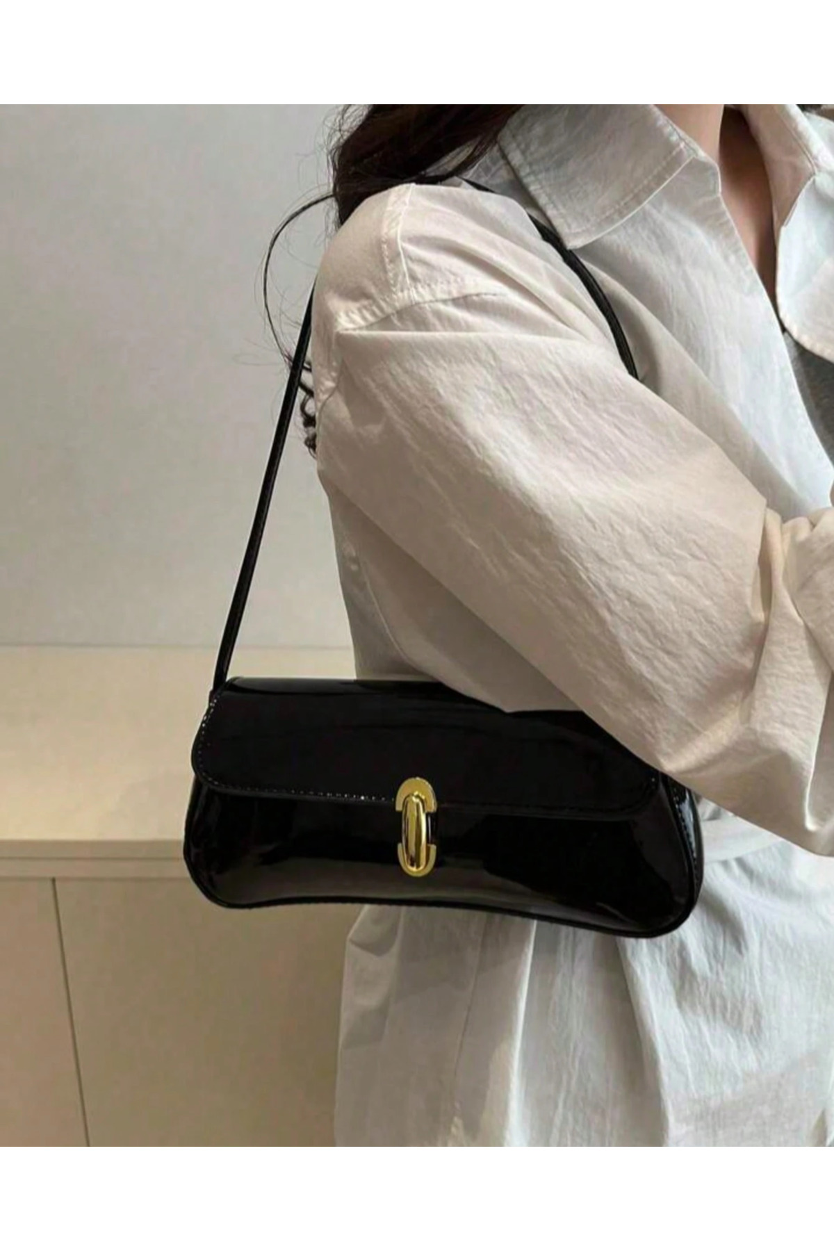 Liva Rugan Kadın Vintage Gold Tokalı Retro Model El ve Omuz Çantası