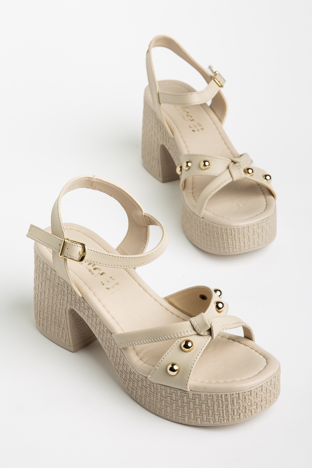 Women's Round Toe Bead Detailed Heeled Sandals