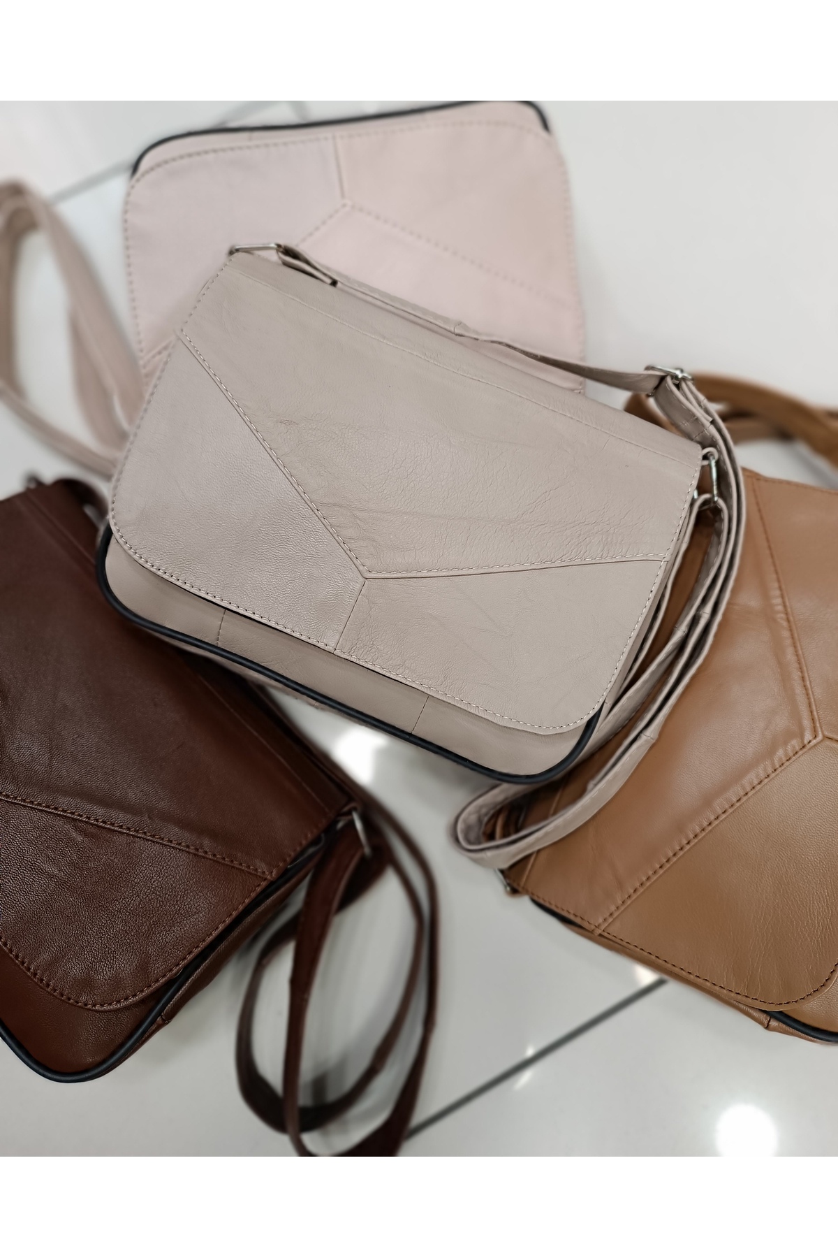 Sellona Bags Hakiki Deri Orta Boy Kadın Omuz ve Postacı Çanta