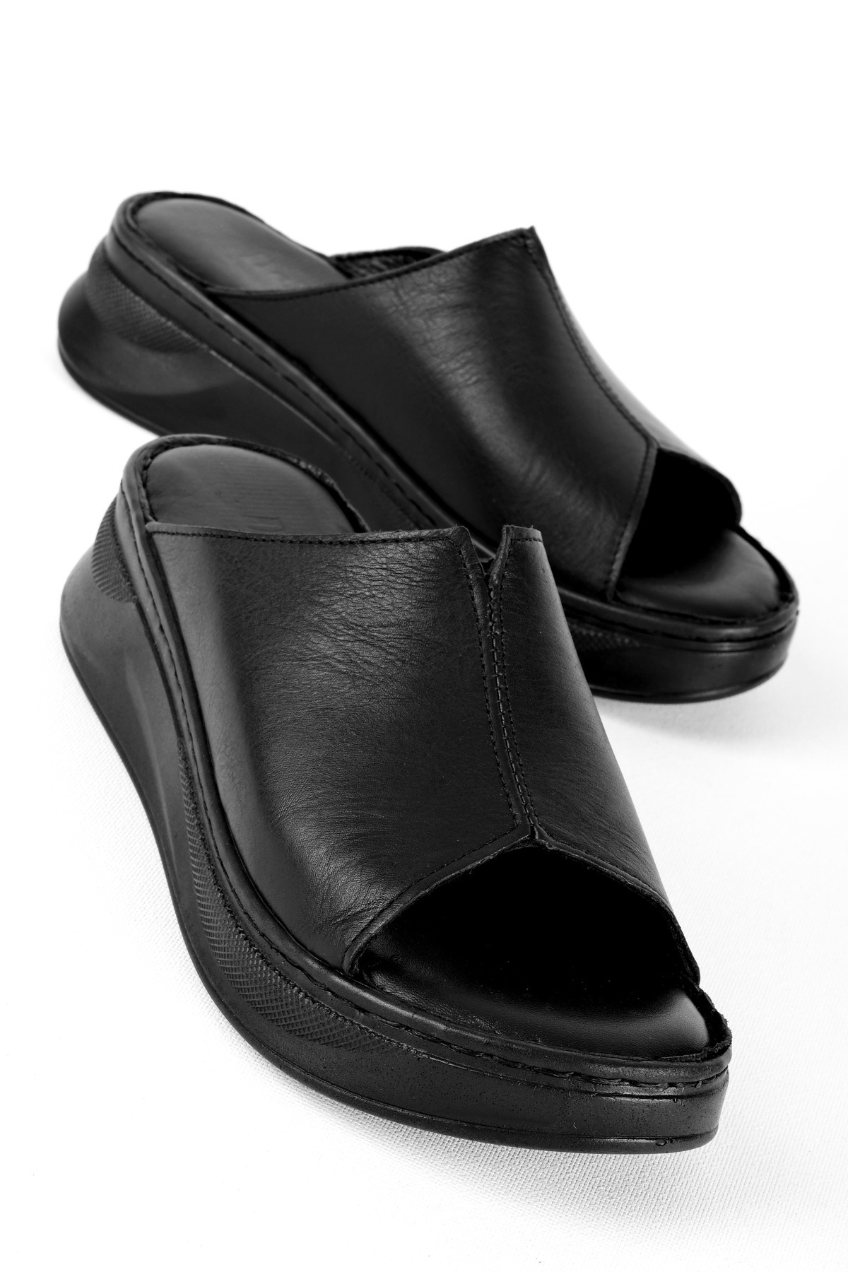 Lal Shoes & Bags Marigold Kadın Hakiki Deri Ortasından Dikiş Detaylı Terlik B4431 görsel 3