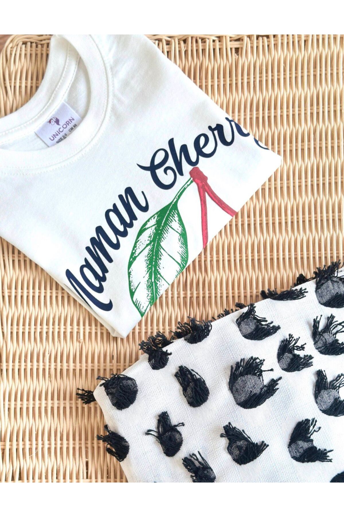 Cherry Baskılı T-Shirt ve Müslin Pantolon İkili Takım