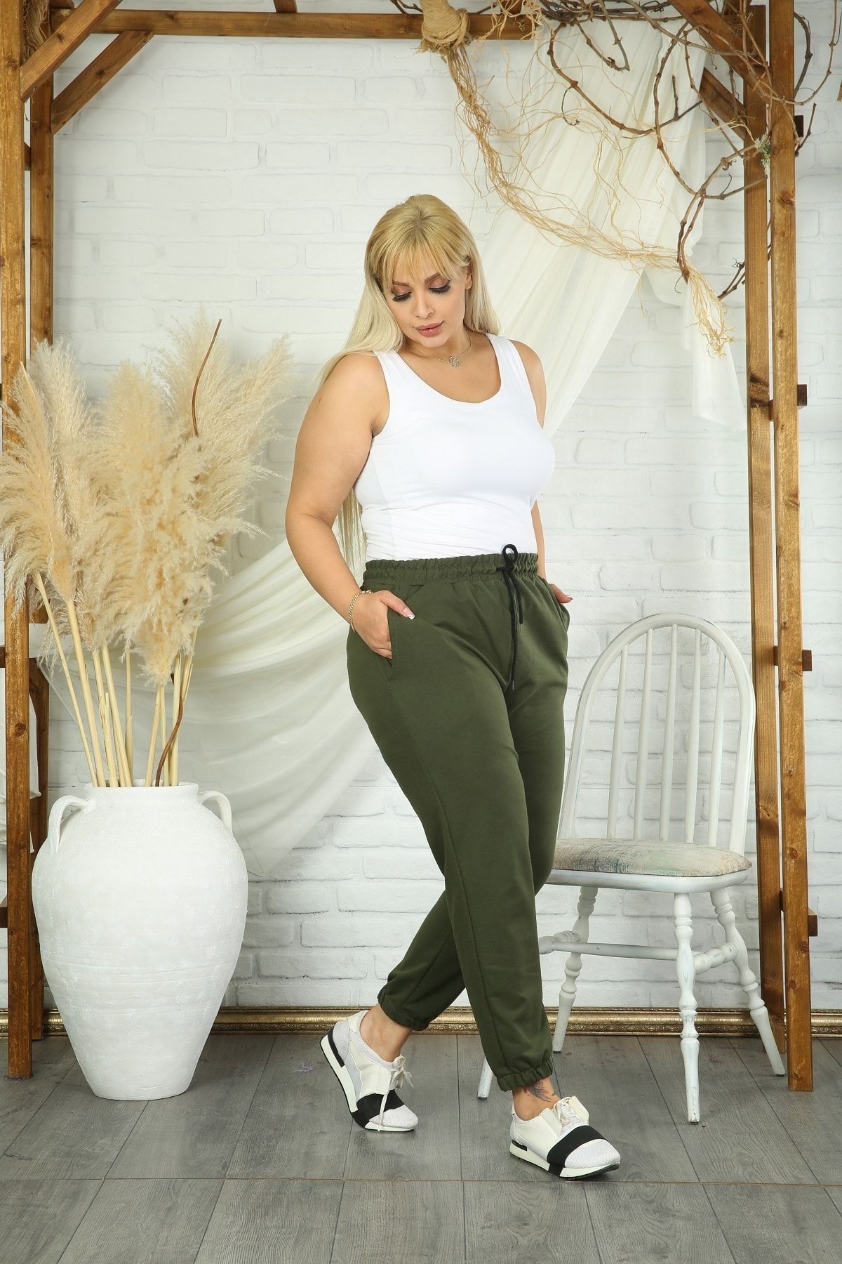 Women's plus size sweatpants with pockets 2025
