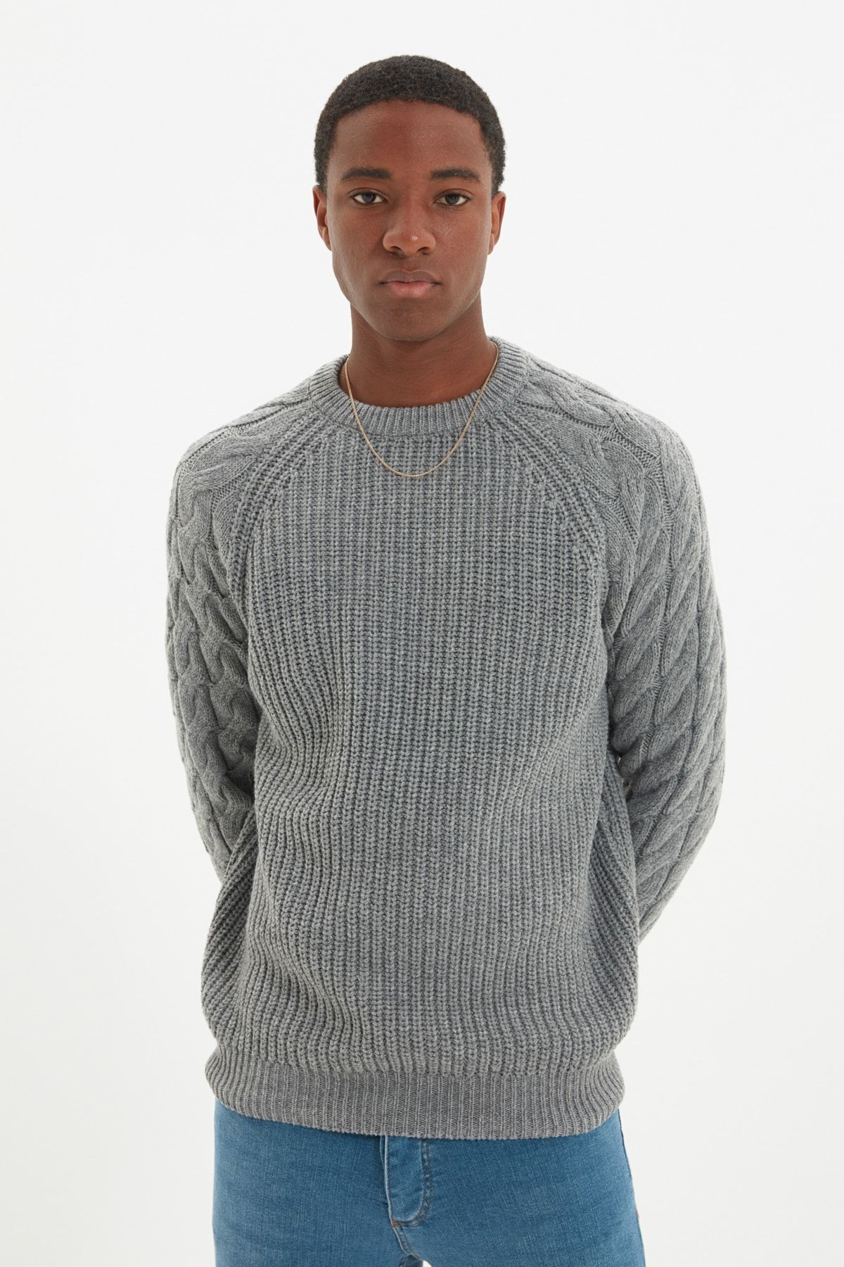 Trendyol Collection-Grauer, lässiger Unisex-Pullover mit Rundhalsausschnitt und Zopfmuster aus Strickwaren TMNAW22KZ2059 12