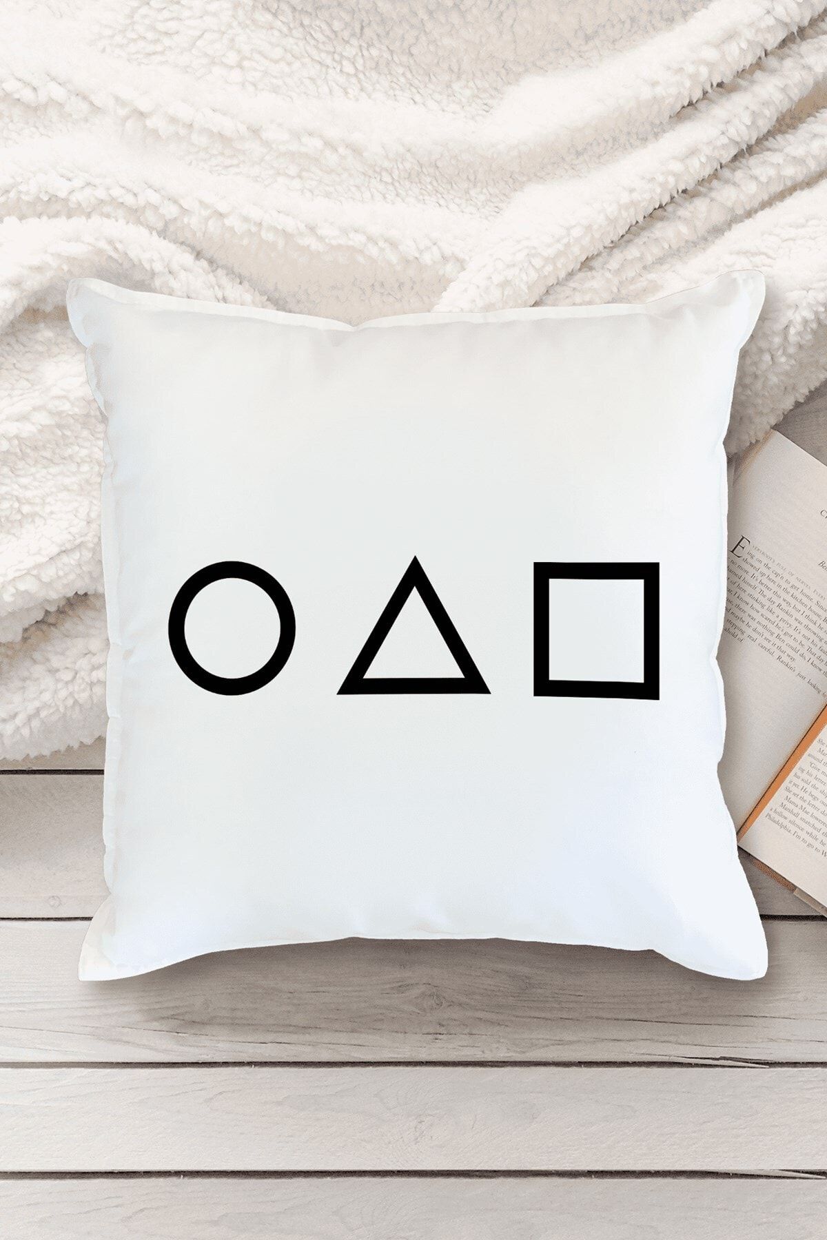 Yaprak Hediyelik-Squid Games Designed Pillow 2