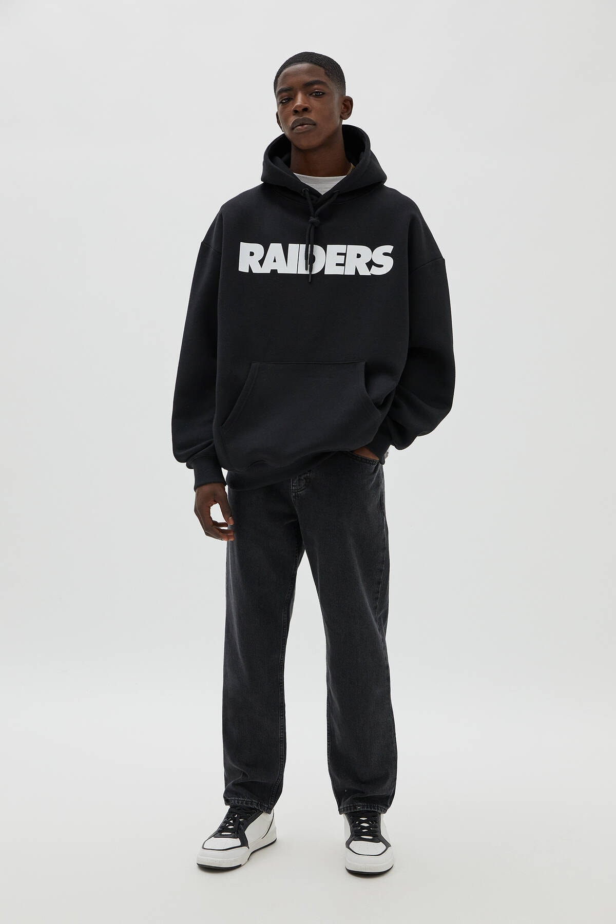 Pull \u0026 Bear Siyah Nfl Raiders Kapüşonlu Sweatshirt Fiyatı, Yorumları -  TRENDYOL