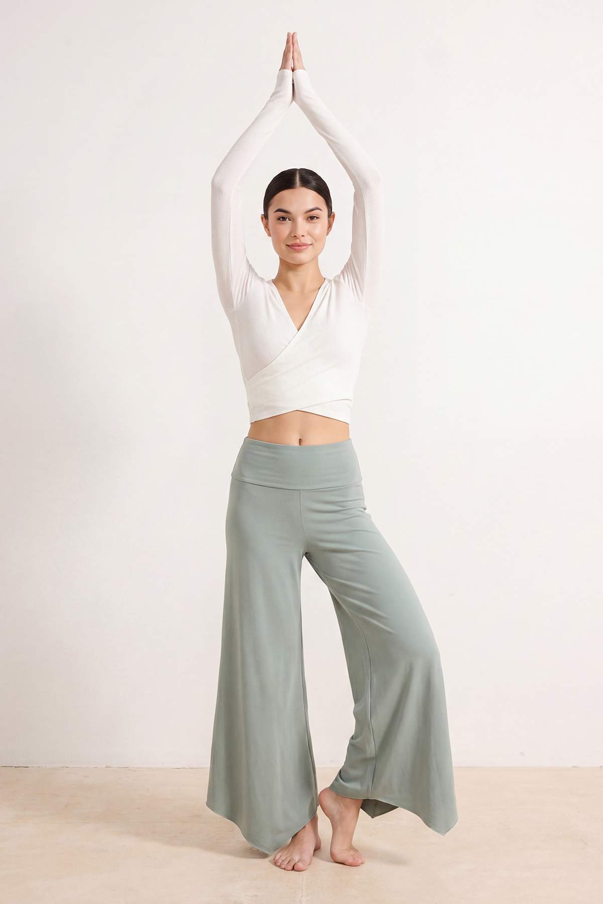 Trendyolmilla Mint Fırçalı Soft Kumaş Asimetrik Spor Yoga Pantolonu/ Eşofman Altı THMSS26EA00001
