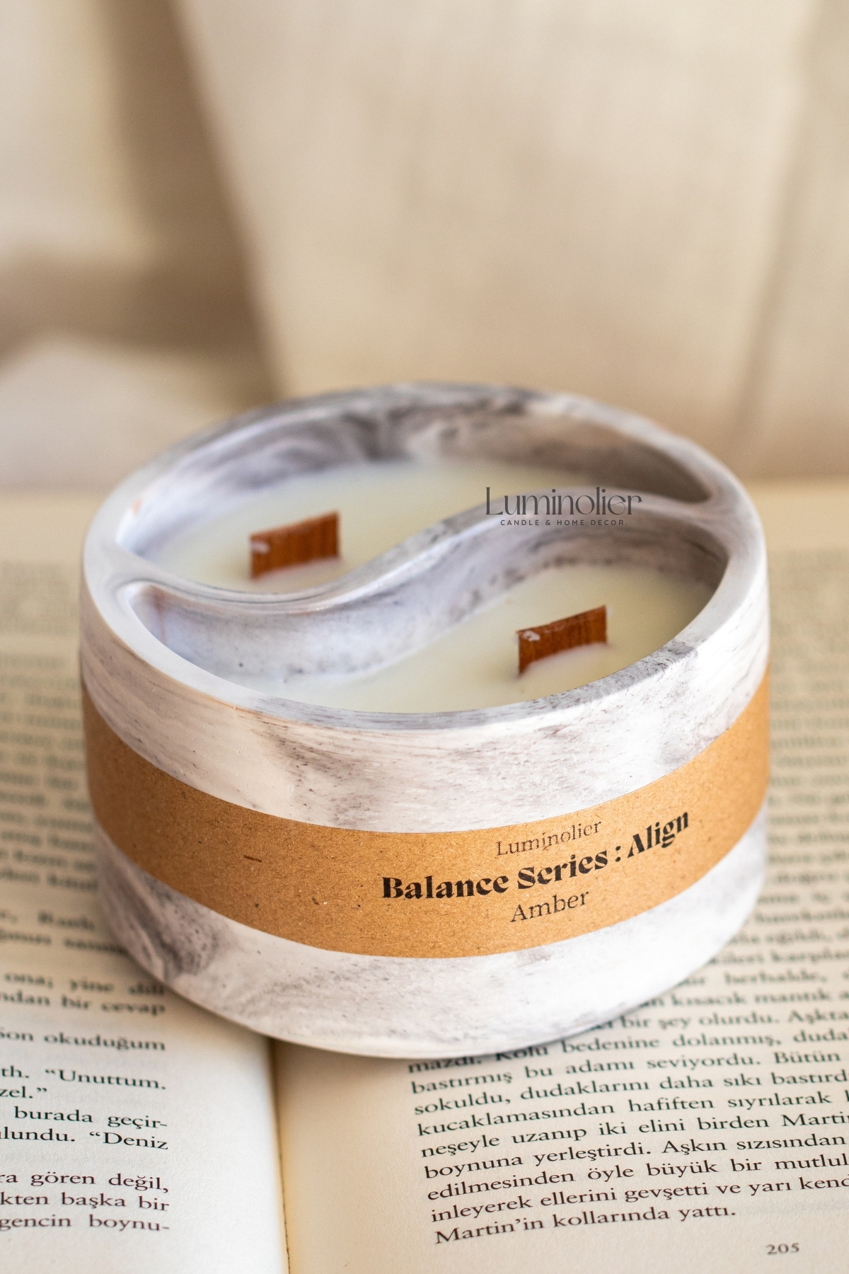 Amber Scented Yin Yang Concrete Soy Candle – Wood Wick, 100% Natural Handmade Decorative Candle