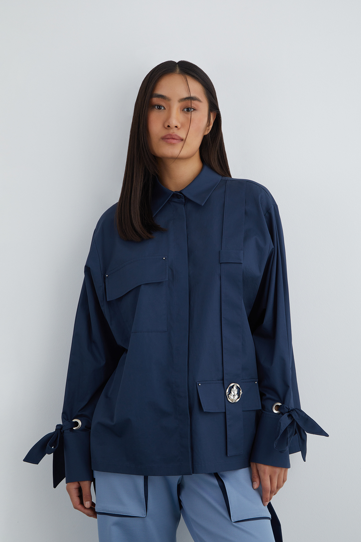 Gemmed Accessory Decorated Sleeve Detail Poplin Shirt