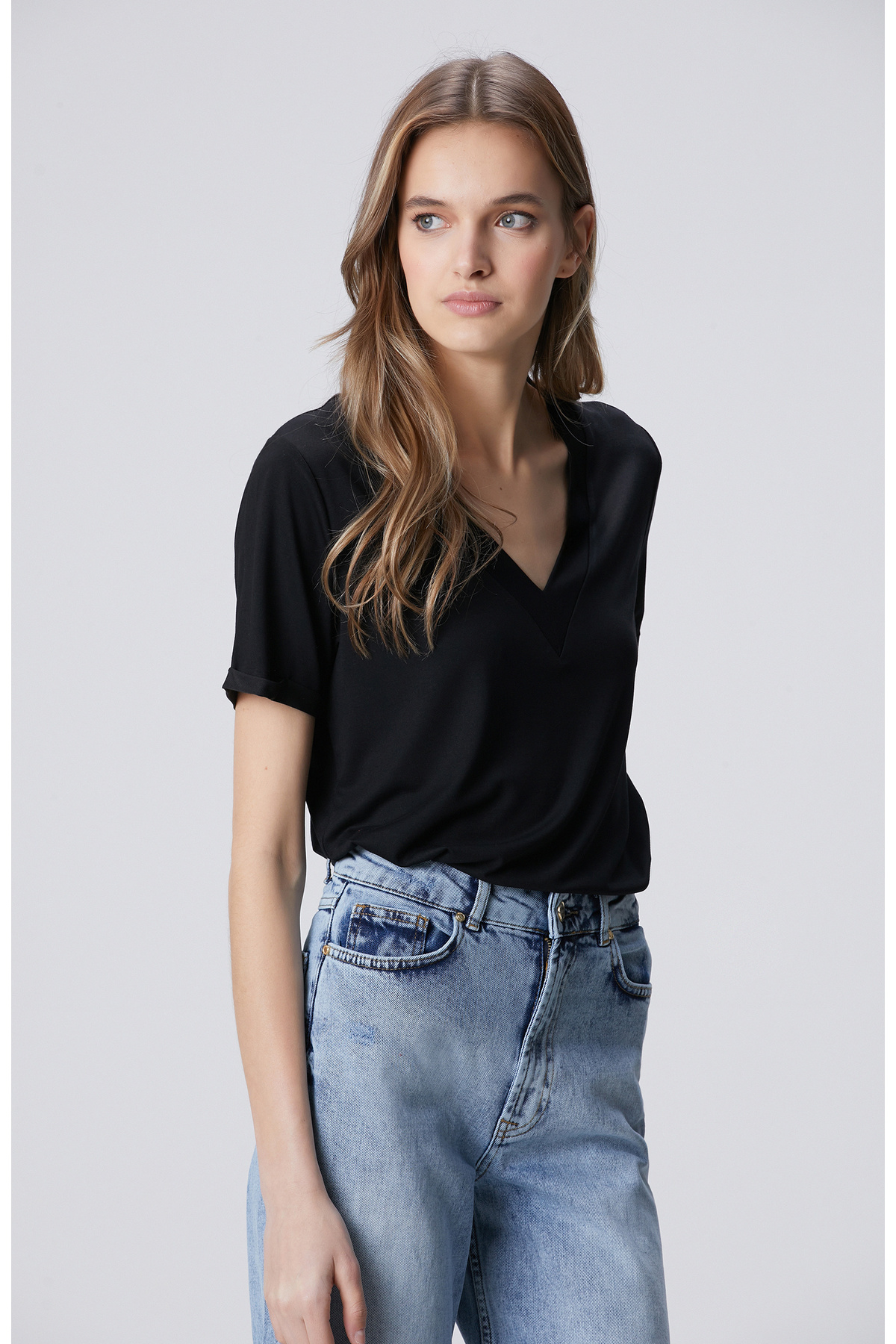 Network Siyah Kol Katlama Detaylı Basic T-shirt görsel 4