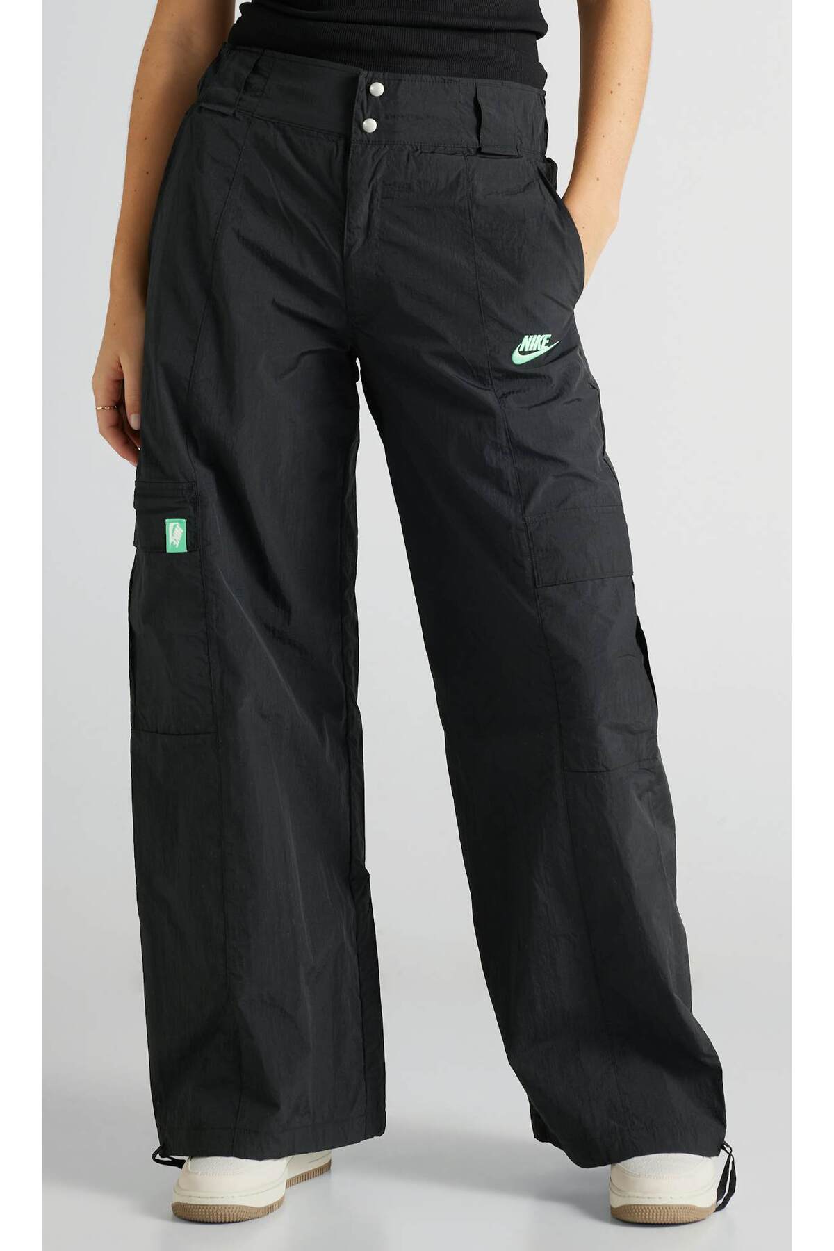 Nike Sportswear Oversized High-Waisted Woven Cargo Kadın Pantolon
