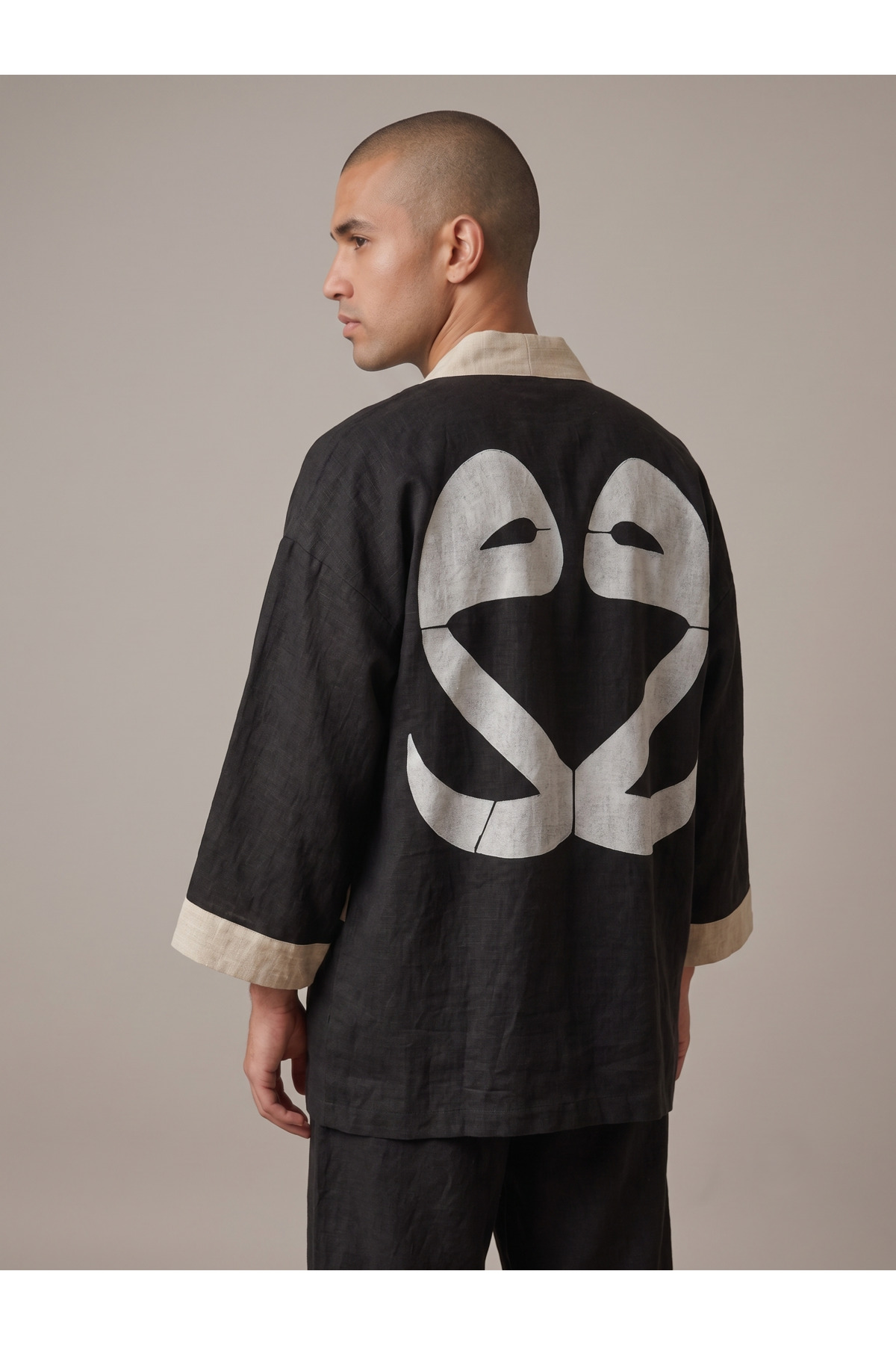 Double Vav Block-Print Linen Kimono, Black – Unisex — Black / White Pattern · View 6