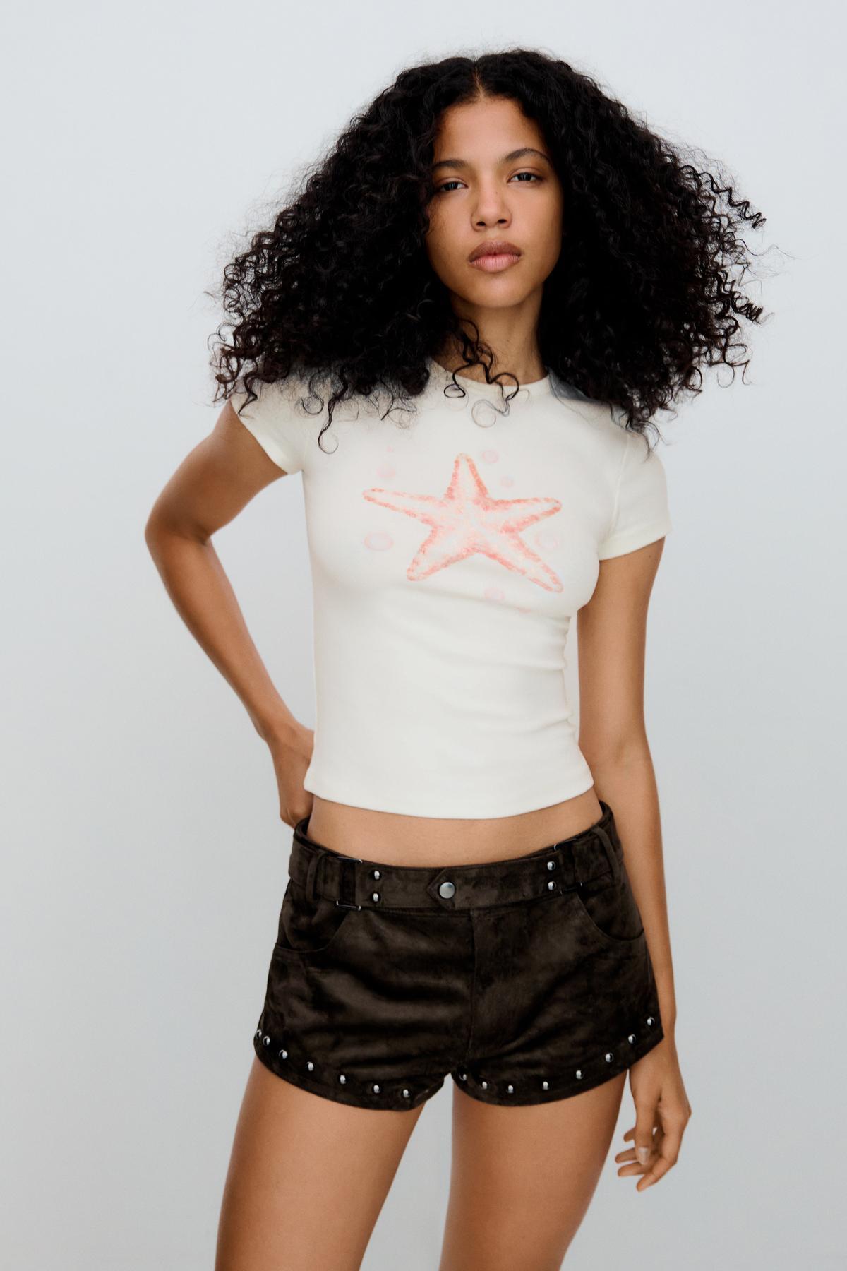 Printed T-shirt with short sleeves and sequins