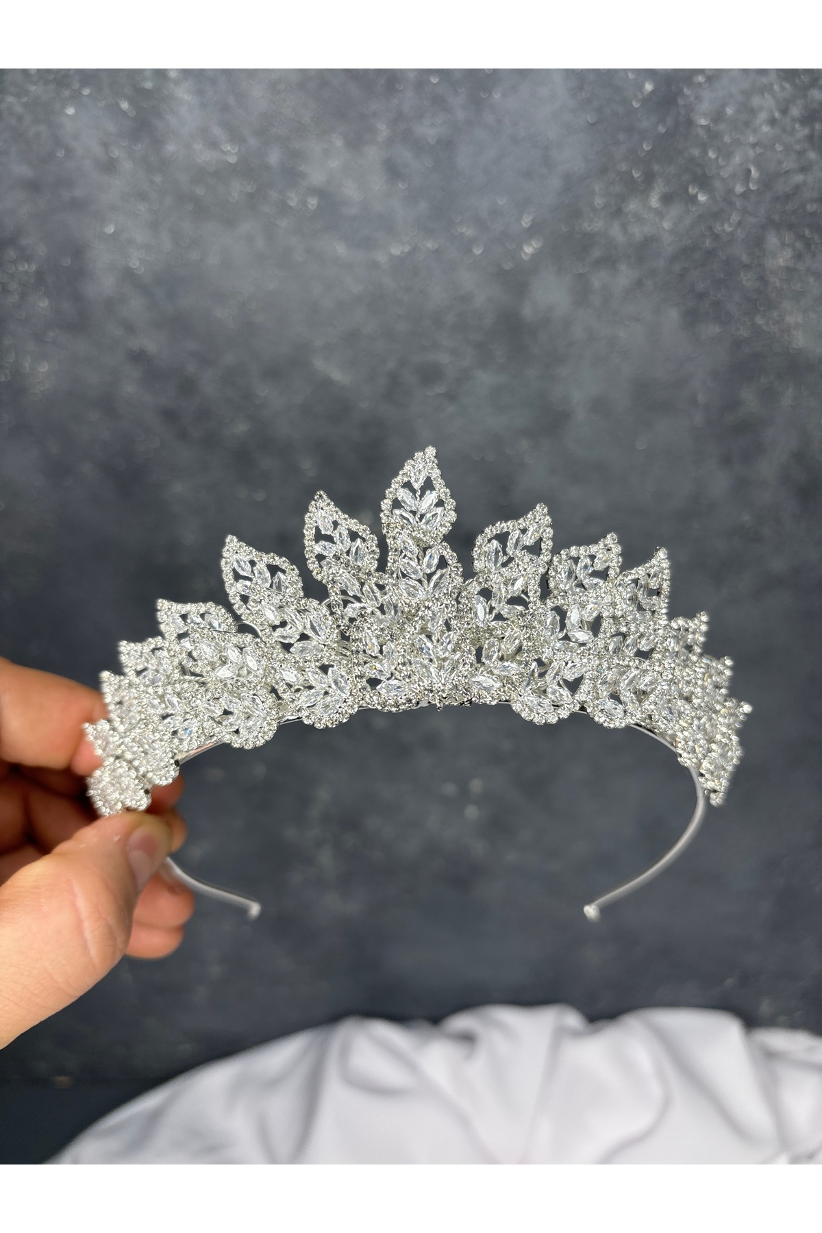 Zircon Gemstone Bridal Crown Wedding Hair Accessory Elegant Model For Special Occasions