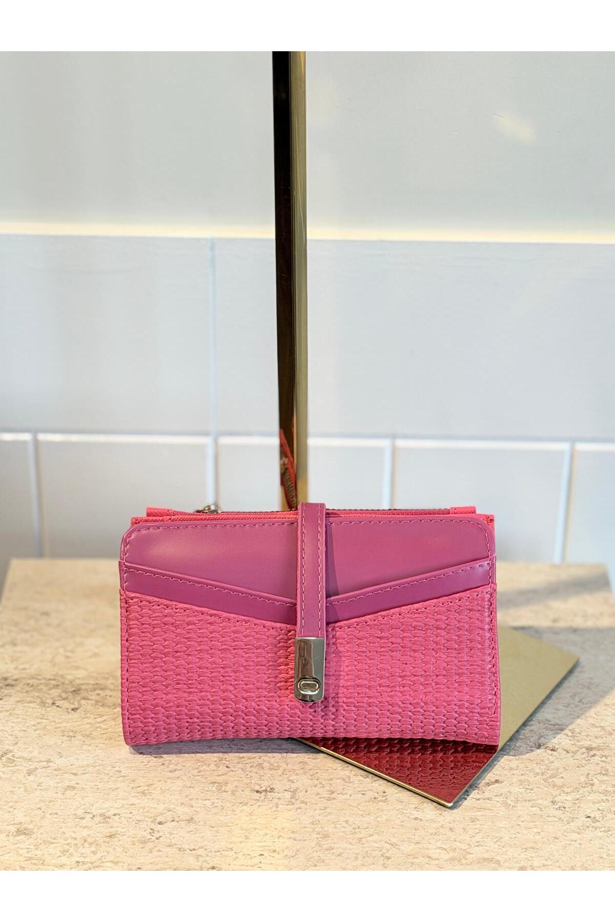 Women's Faux Leather Wallet with Straw Texture
