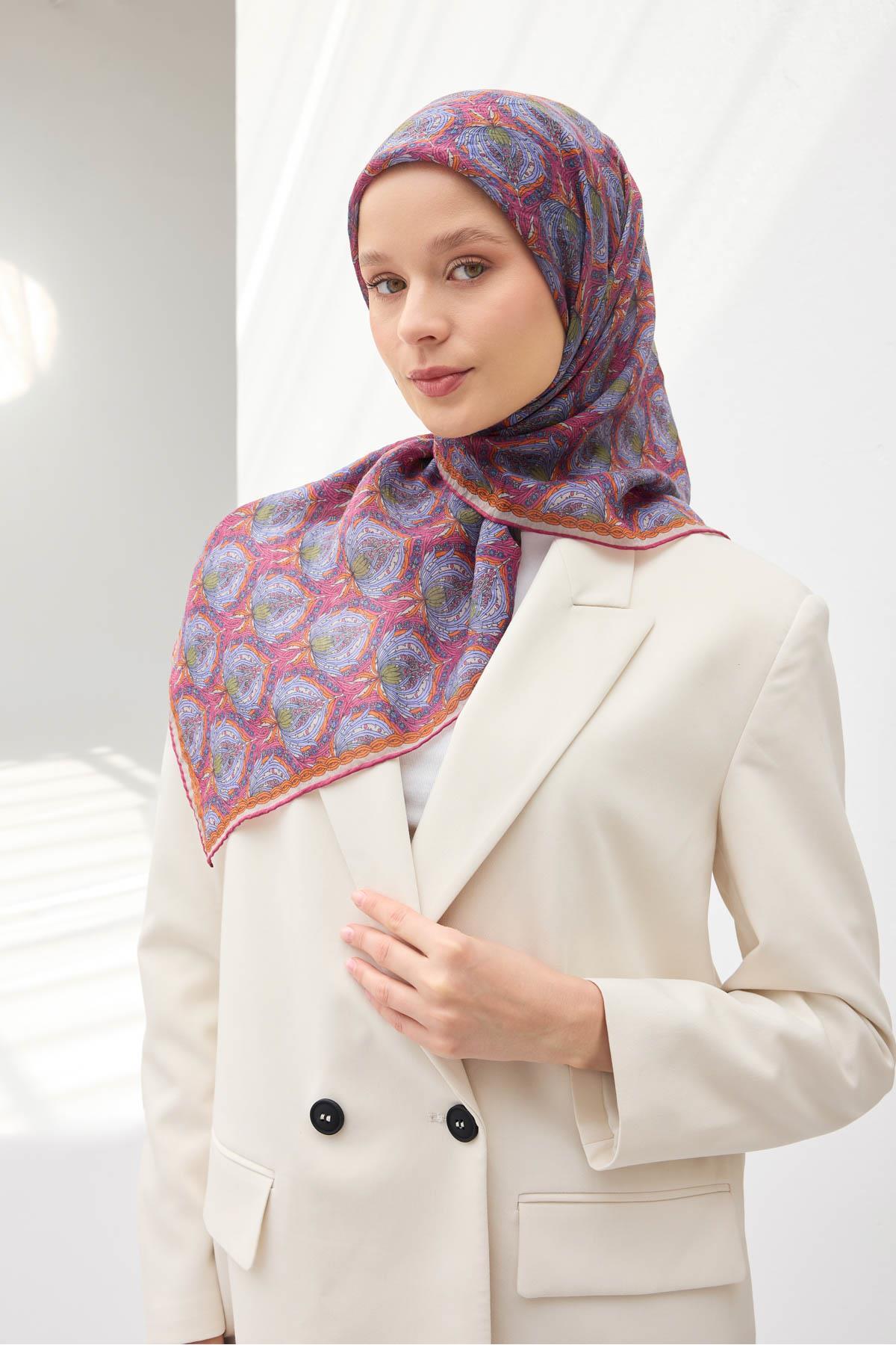 Monare Scarf Bud Dark Fuchsia 90x90