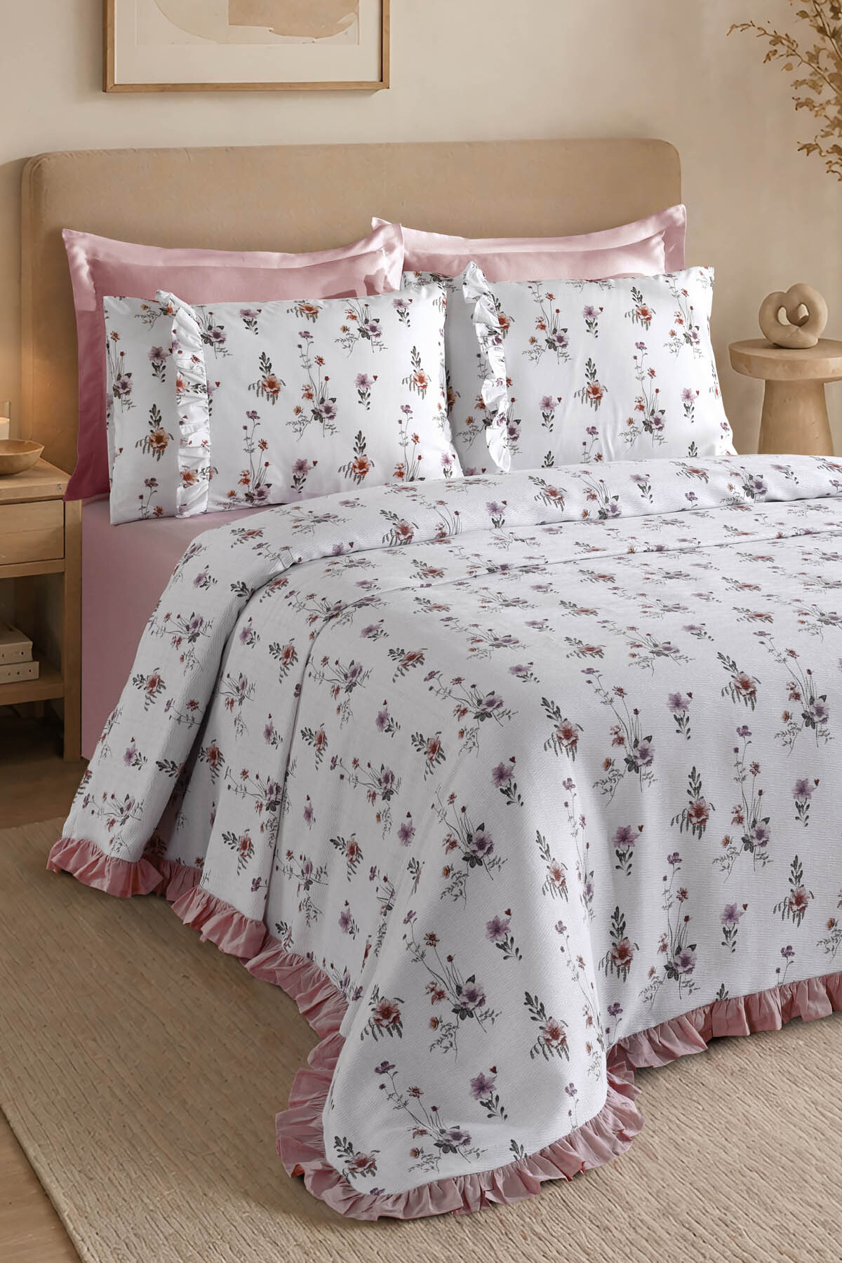 Ruffled Quilting Cover Double Bouquet White (1 Piece)