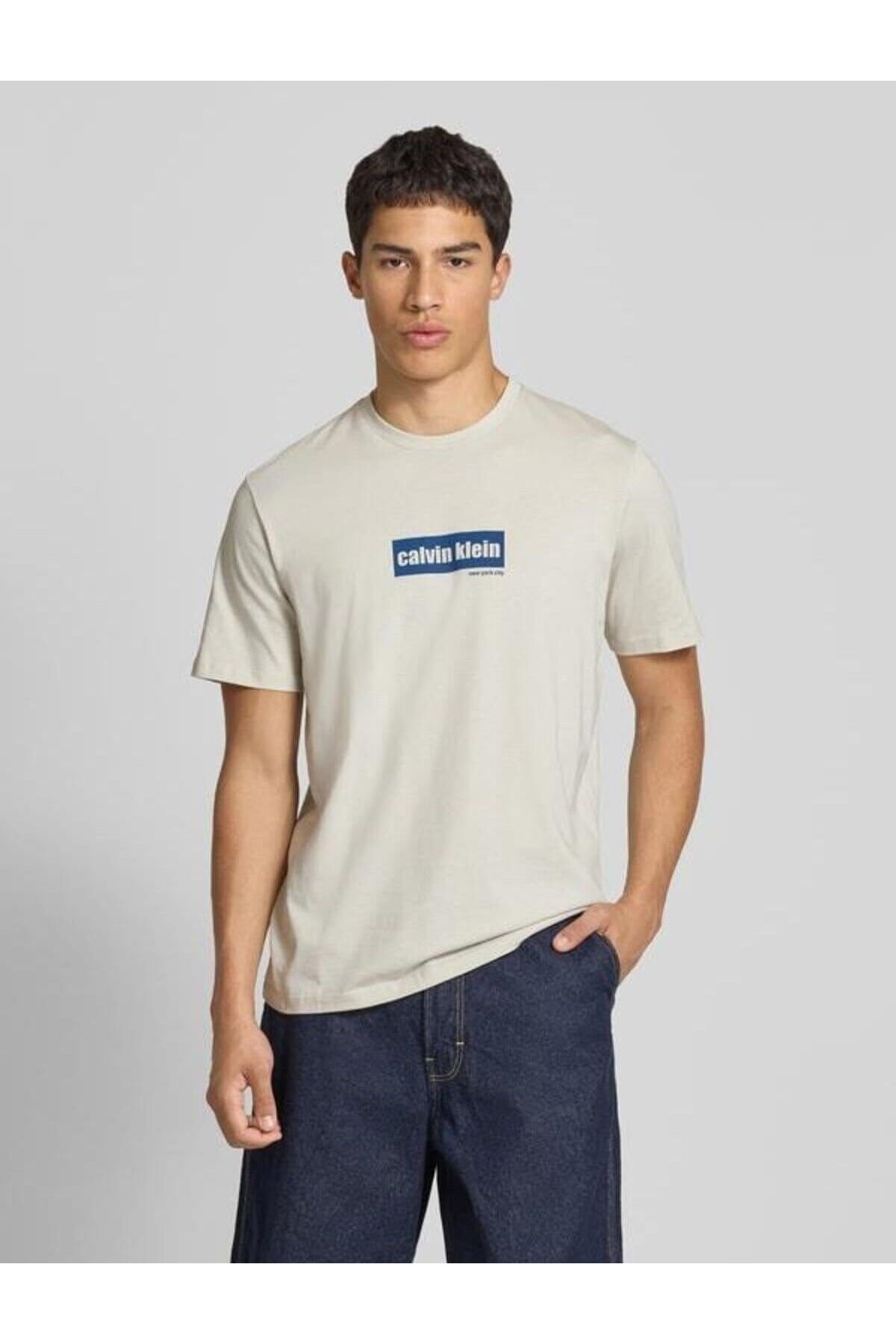 تیشرتمردانهCalvin Kleinرنگ کرم