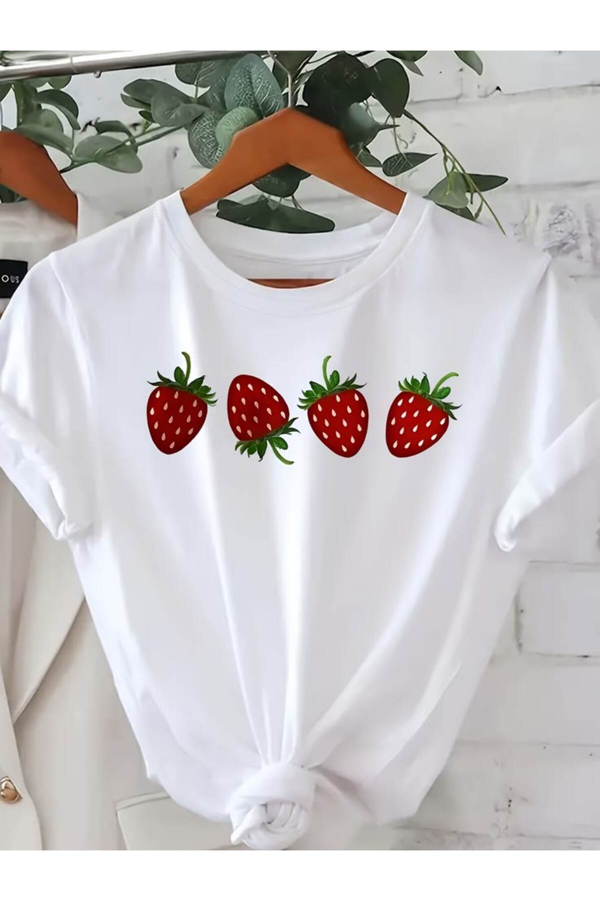 NEW SEASON WOMEN 'S TSHIRT, REGULAR FIT MOLD, BREATHABLE SOFT FABRIC