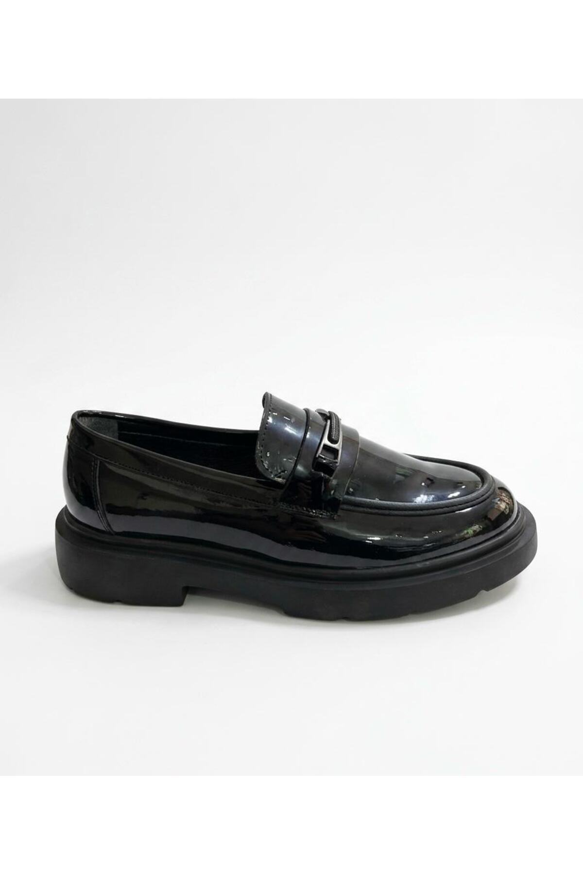 UZN AYAKKABI Erkek Rugan Kundura Ayakkabı Siyah Metal Tokalı Modern Loafer görsel 2