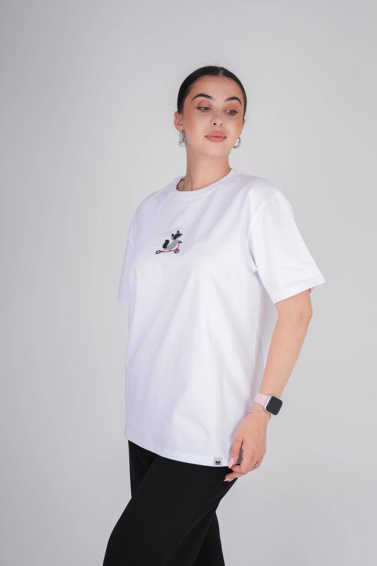 Loome Rakun Nakışlı Oversize Beyaz T-Shirt Unisex görsel 6