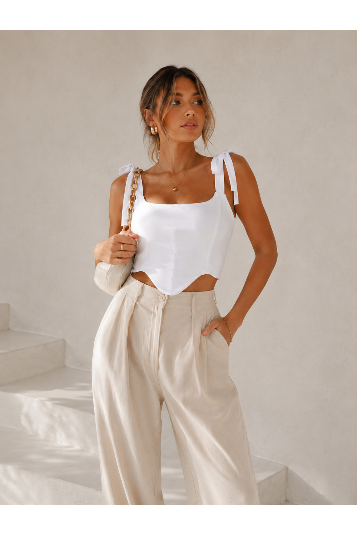 SHEBARA OMUZ BAĞLAMALI BALENLİ BEYAZ CROP görsel 3
