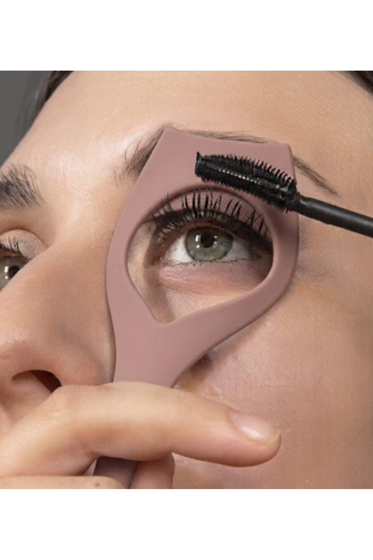 Sert Plastik Maskara Uygulama Kalkanı - Leke Önleyici Kirpik ve Eyeliner Makyaj Aparatı — makyajaparatımaskarauygulamakalkanı