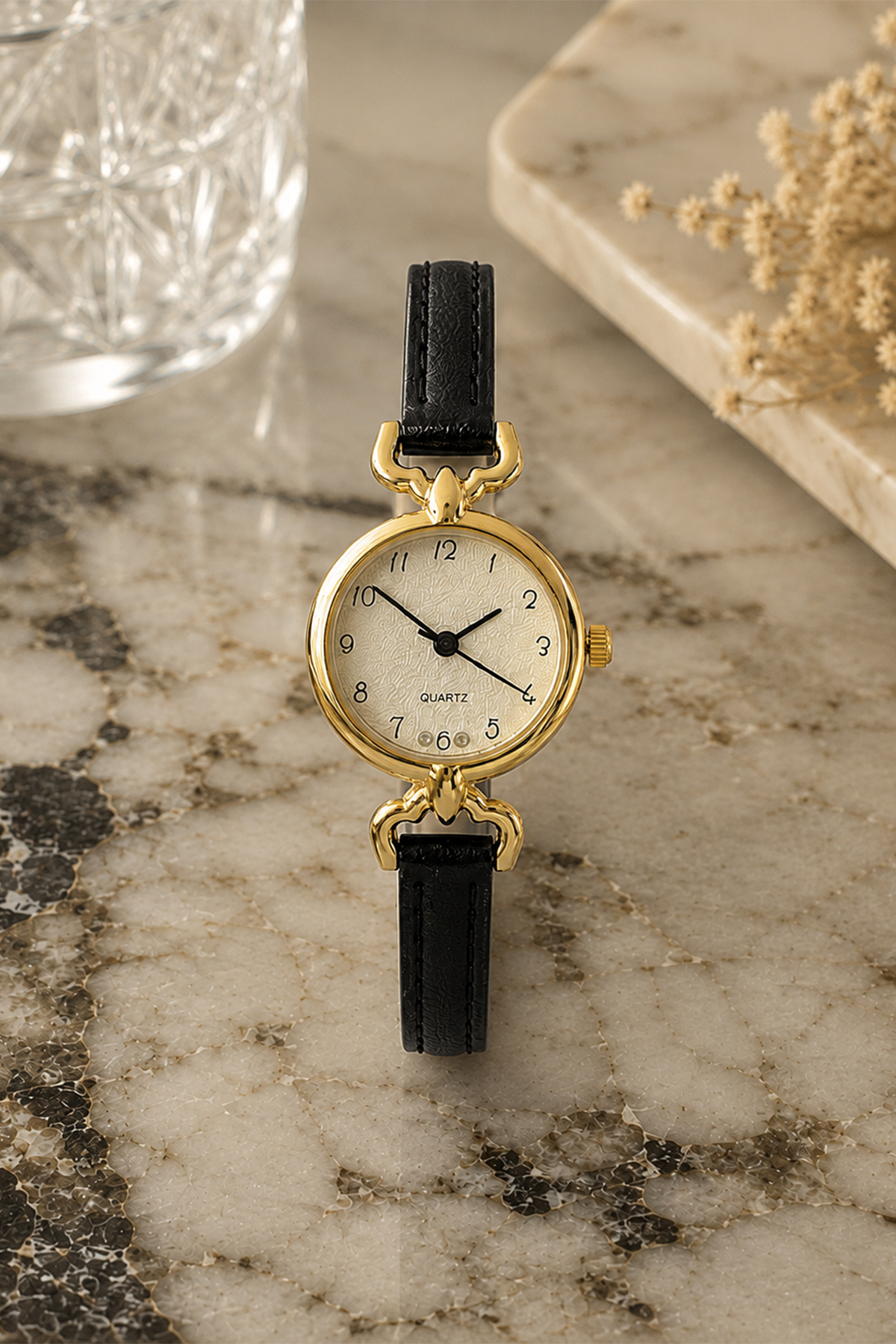 GANYMET Boffy Kadın Kol Saati Siyah Deri Kordon Gold Kasa Minimal Vintage Tasarım Roman Rakamlı Zarif Klasik Kadın Saat görsel 4
