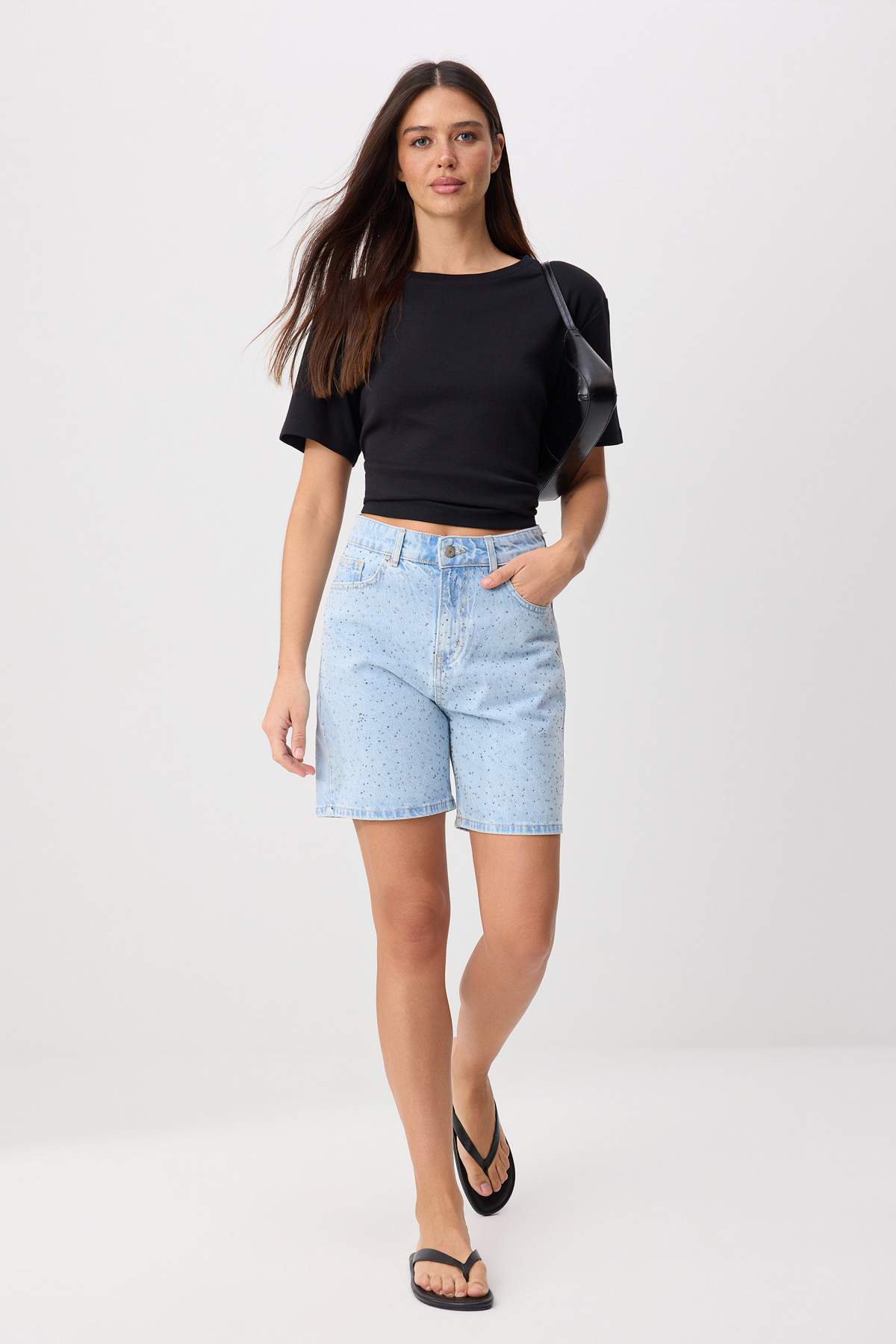 Trendyolmilla Mavi Taş Detaylı Yüksek Bel Denim Bermuda TWOSS26SR00242