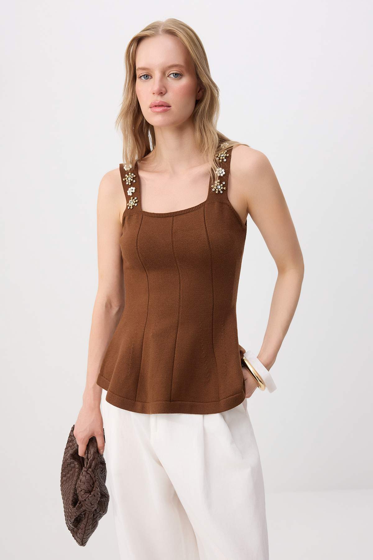 Trendyolmilla Kahverengi Kare Yaka Taşlı Peplum Triko İnce Bluz TWOSS26BZ00295